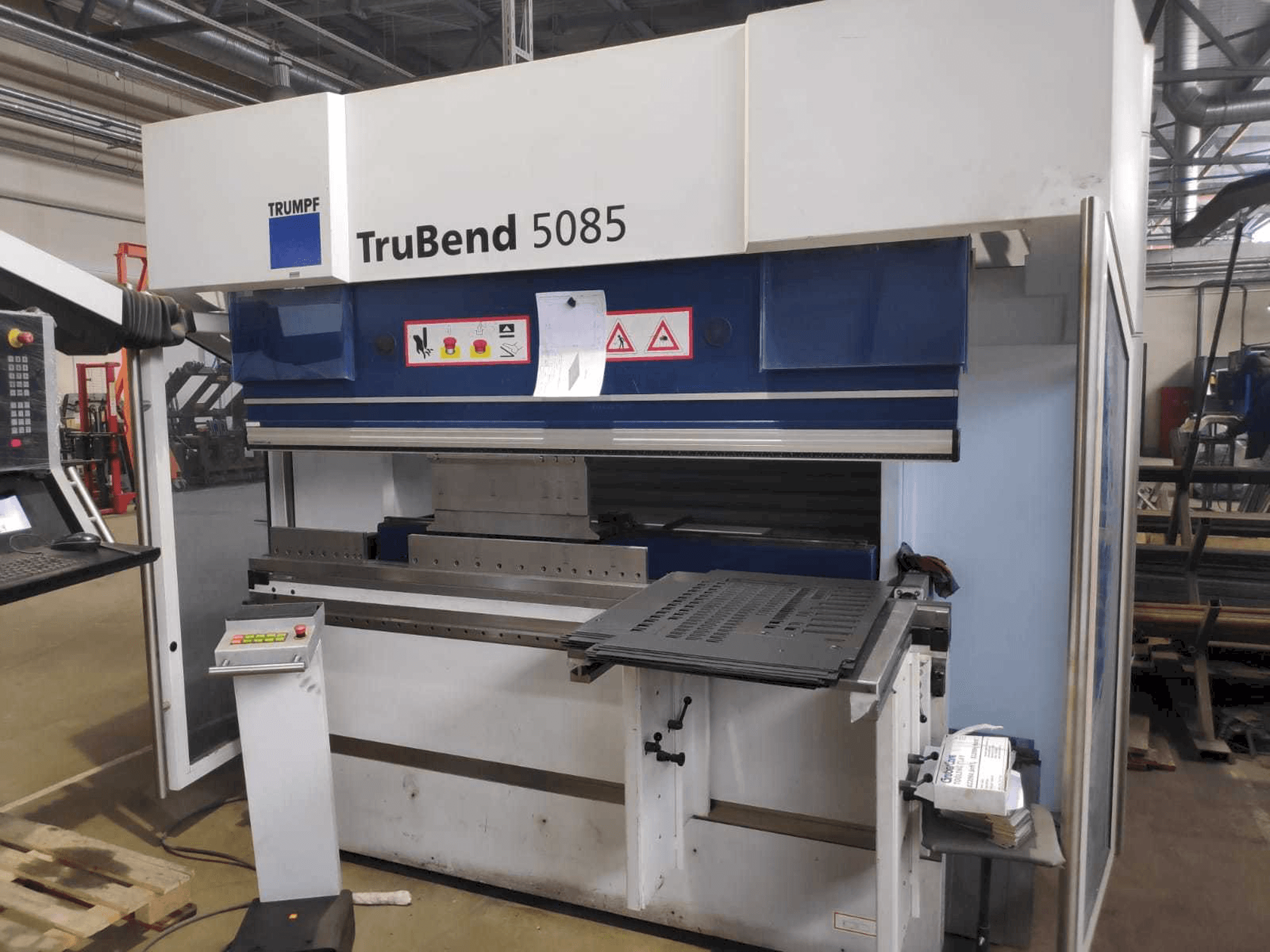 Front view of Trumpf TruBend 5085 machine