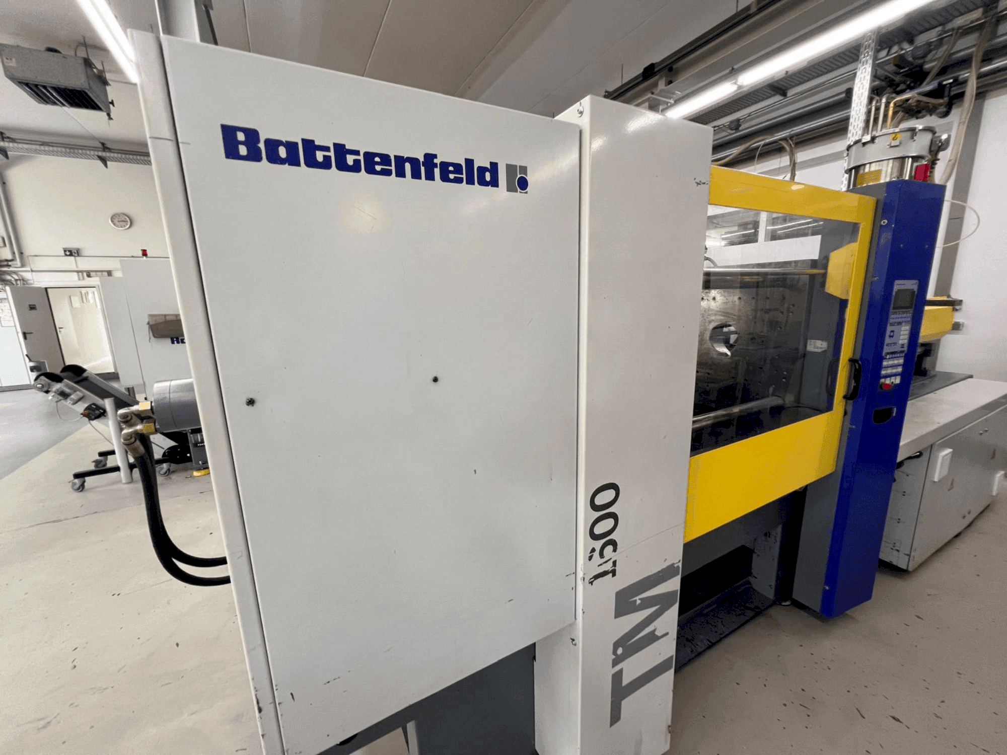 Front view of Battenfeld TM 1600/1000 machine