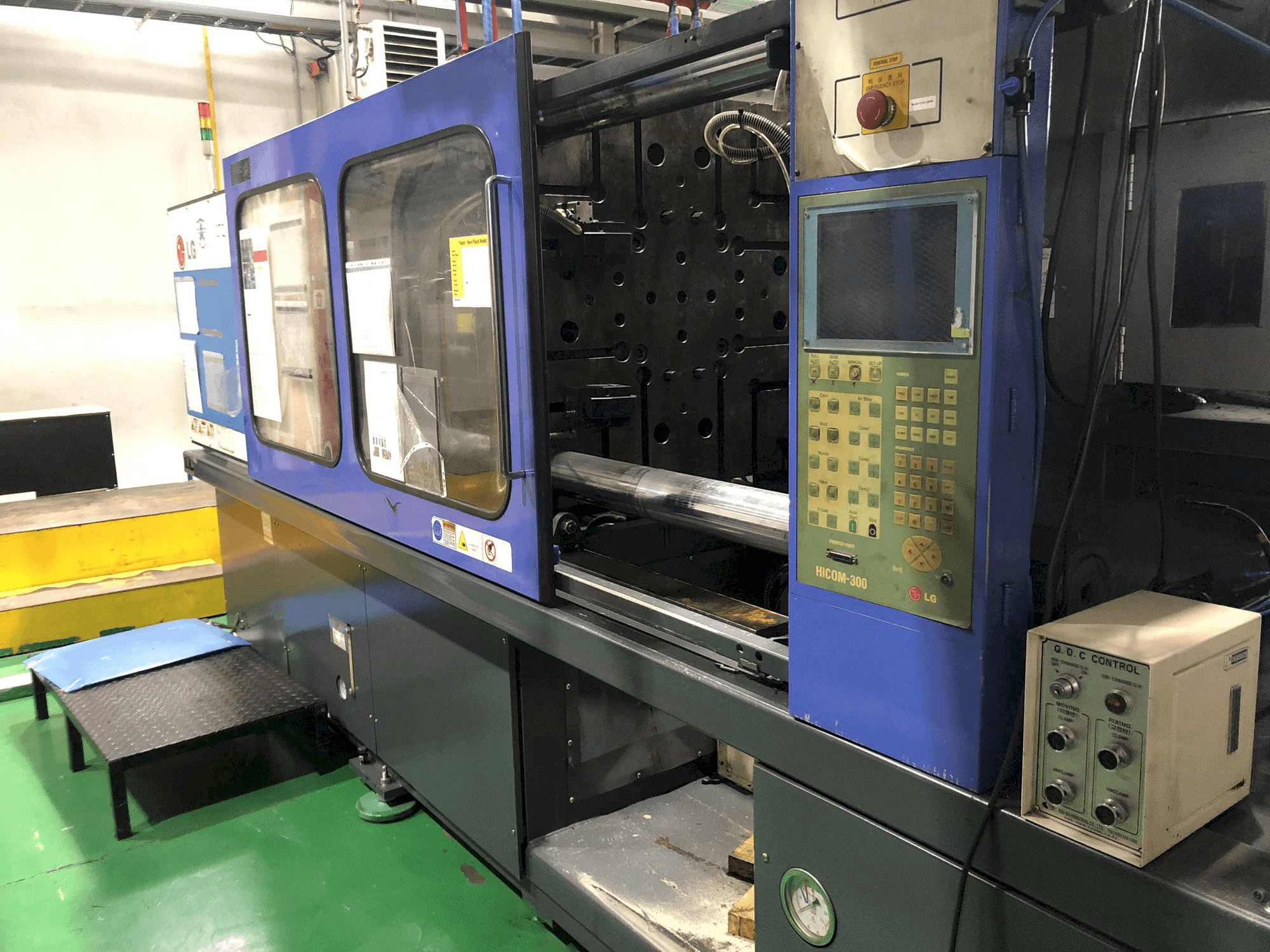 Front view of LG LGH-350N machine