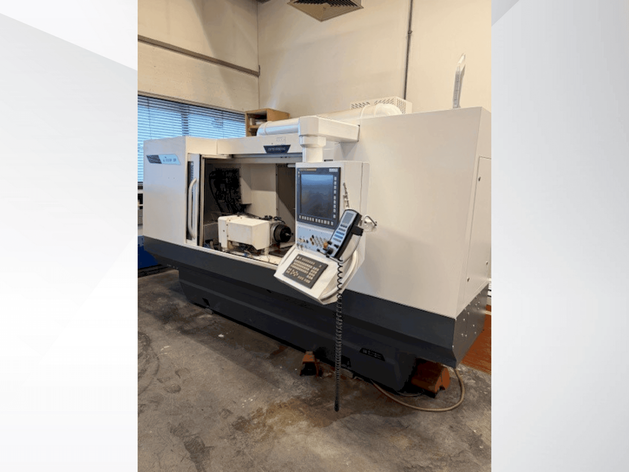 Front view of STUDER S31 machine