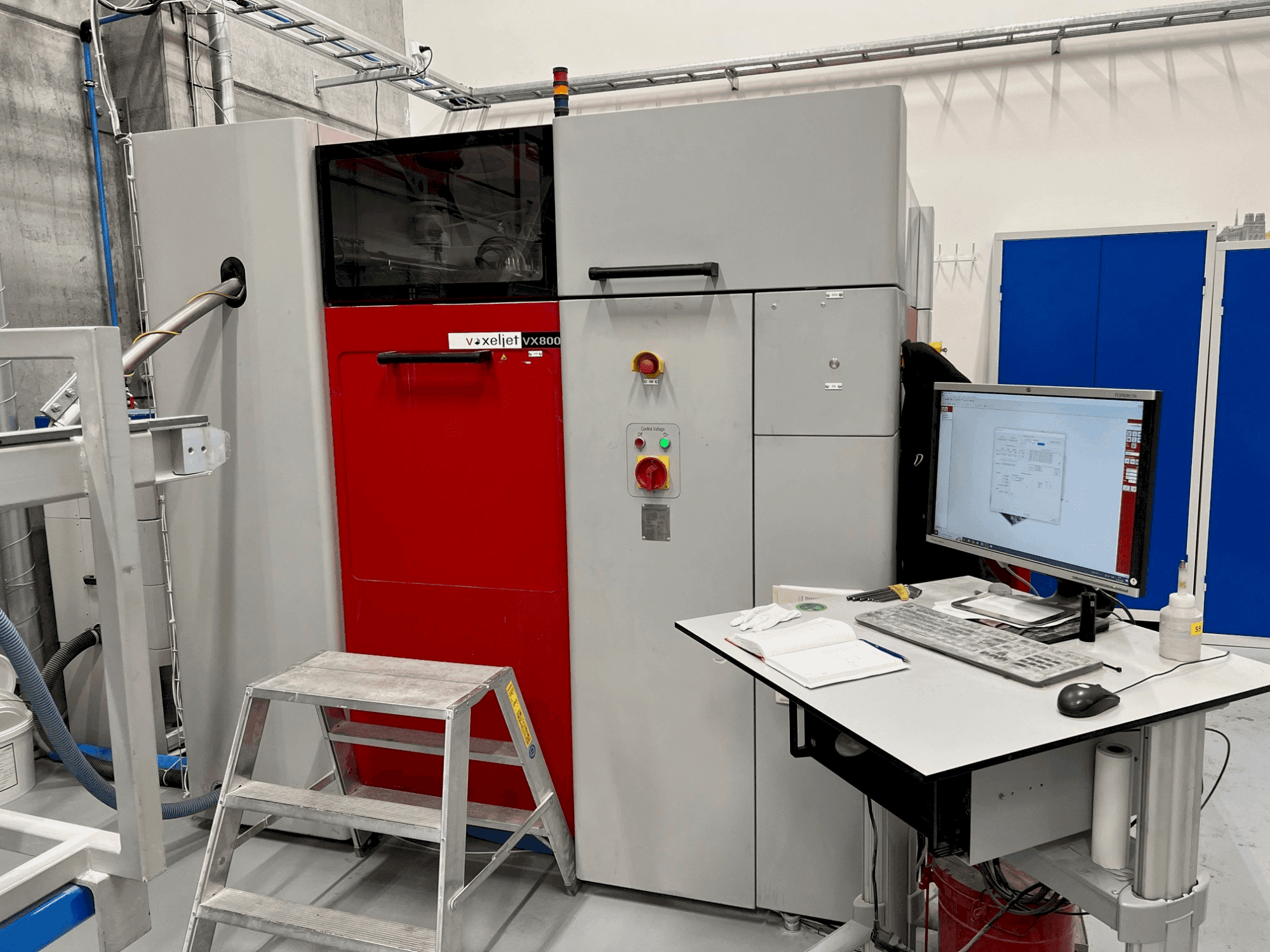 Front view of VOXELJET VX800 (2010) machine