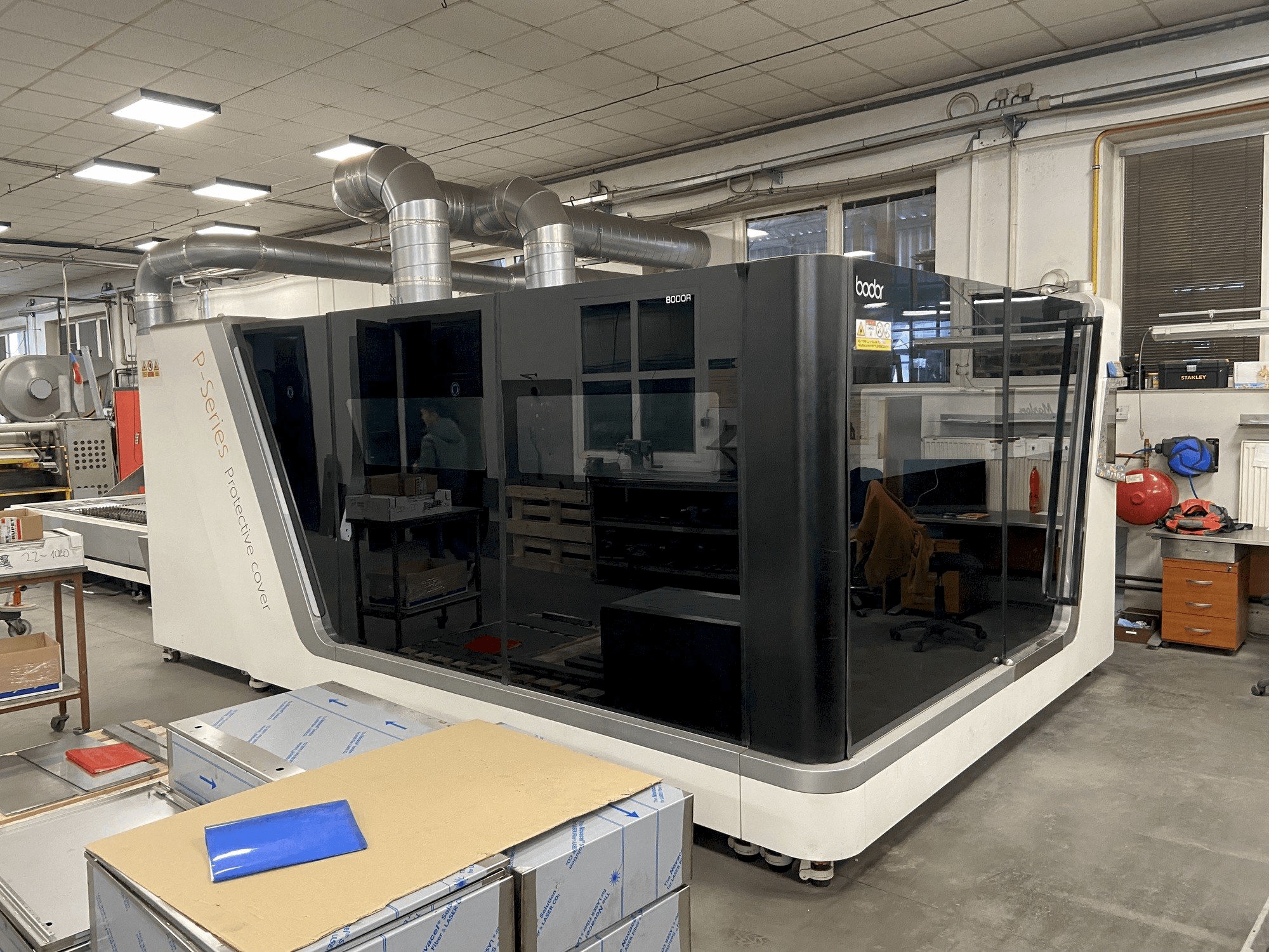 Front view of Bodor P3 machine