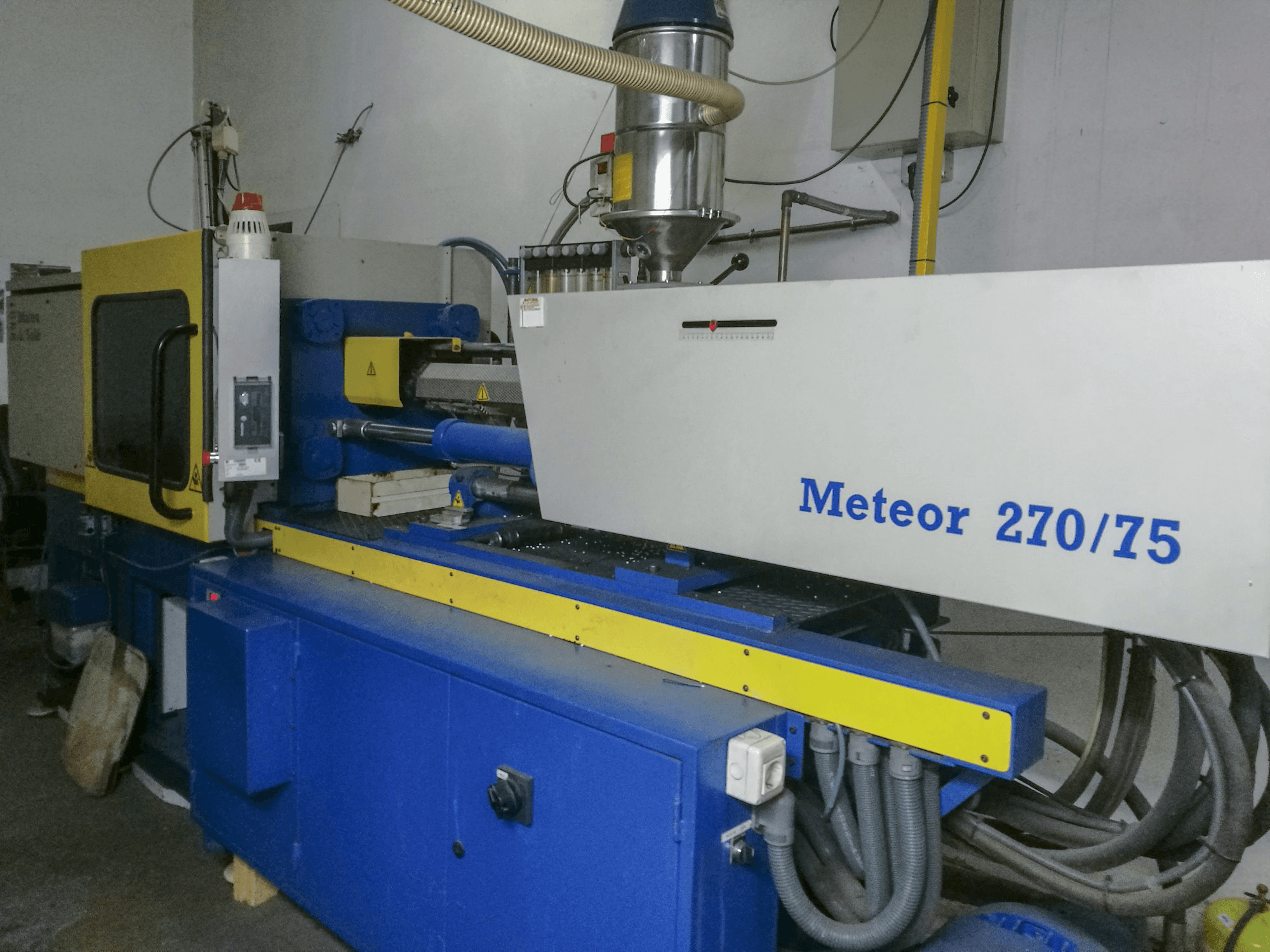 Right view 1 of Mateu & Solé Meteor 270/75 machine