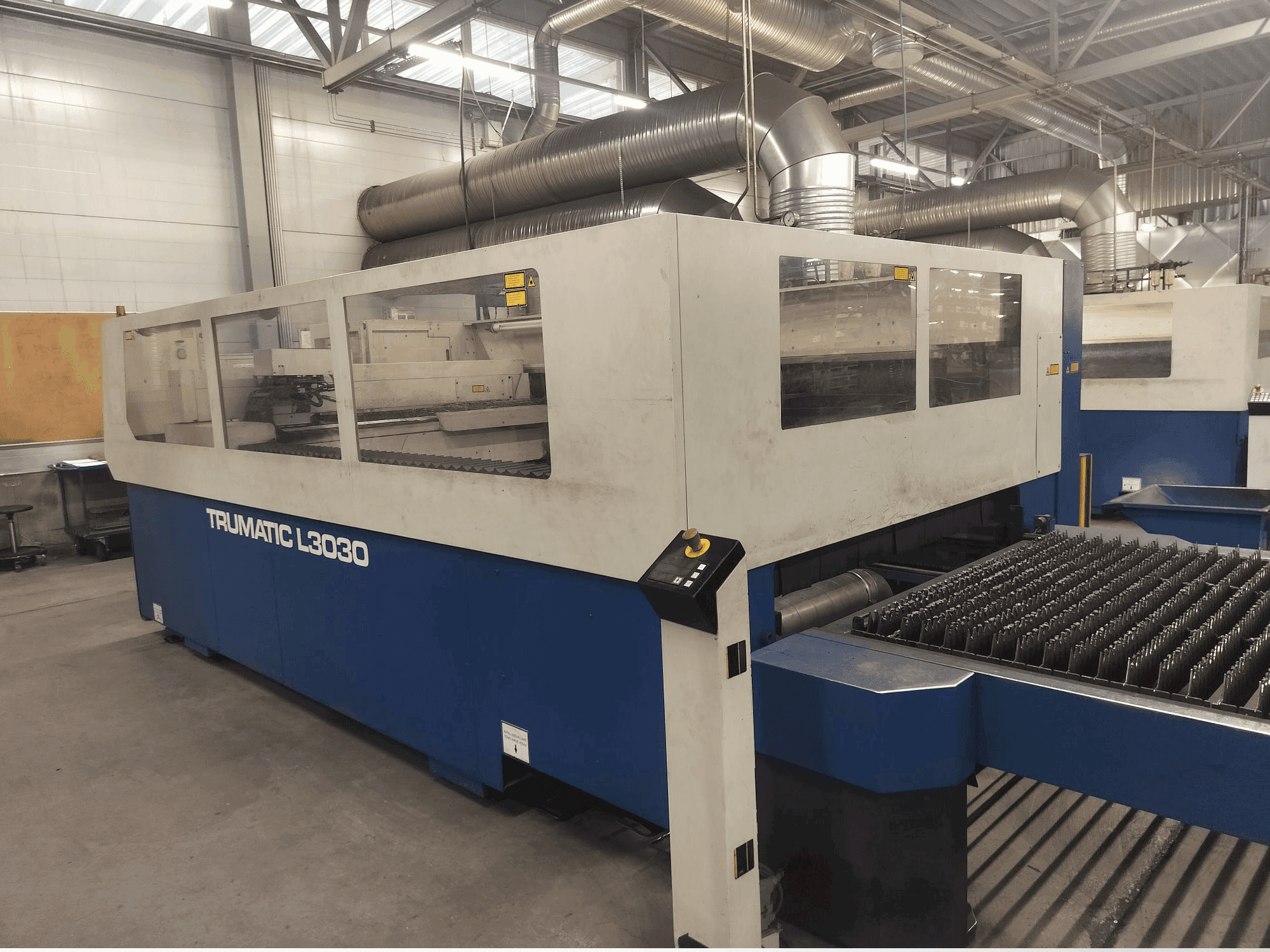 Front view of TRUMPF Trumatic L3030 machine
