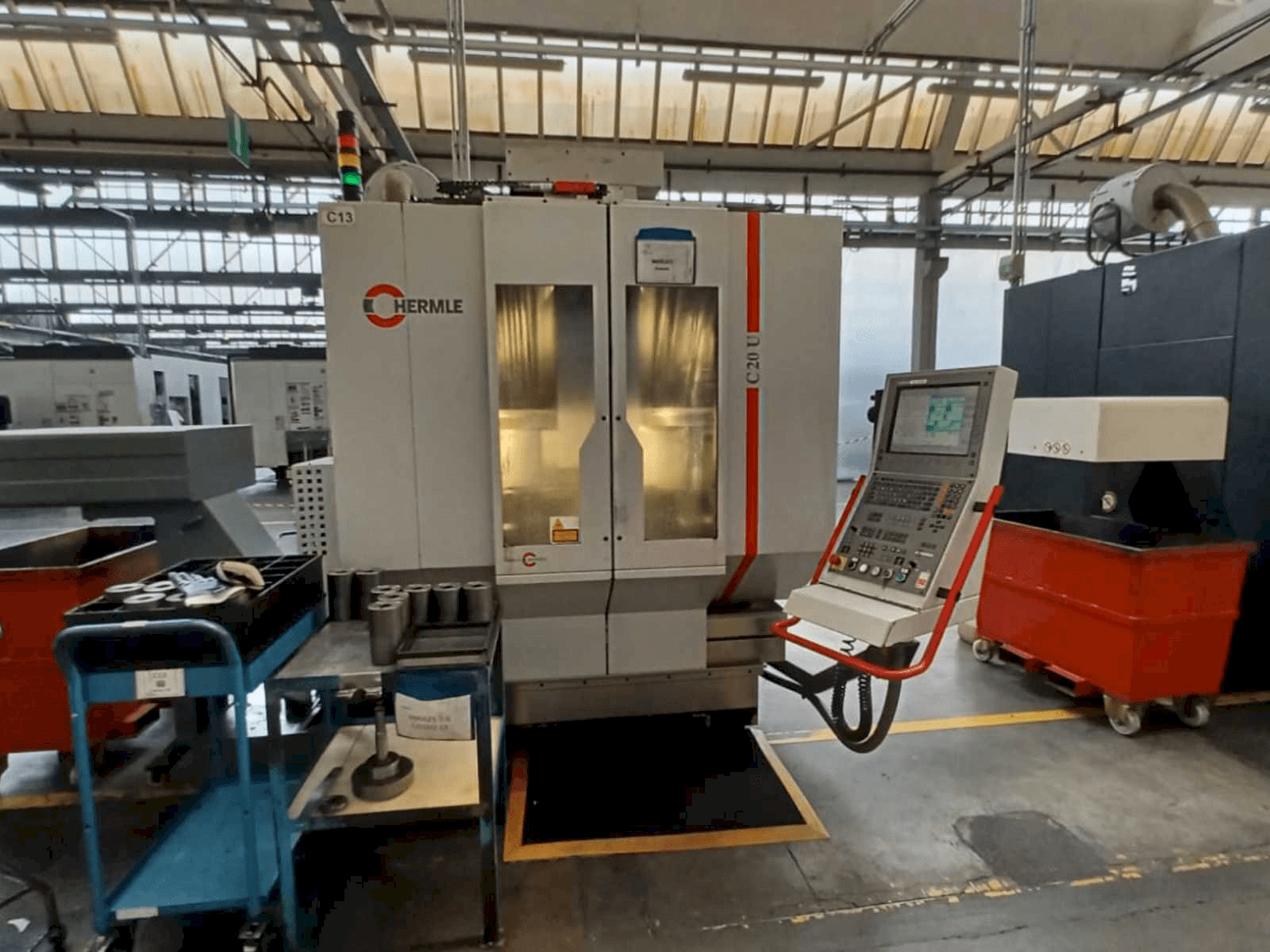 Front view of HERMLE C20U machine