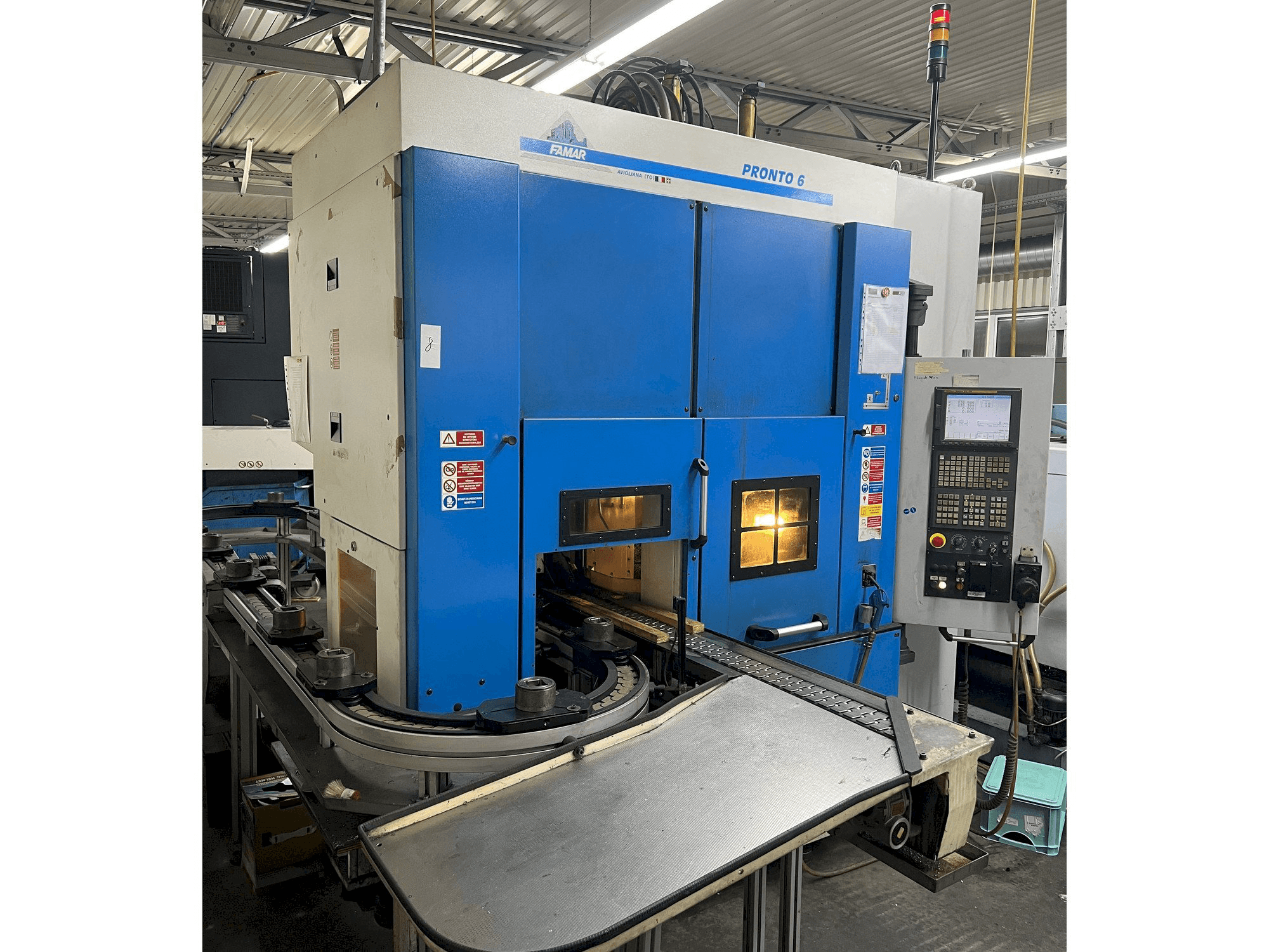 Front view of Famar Pronto 6 machine