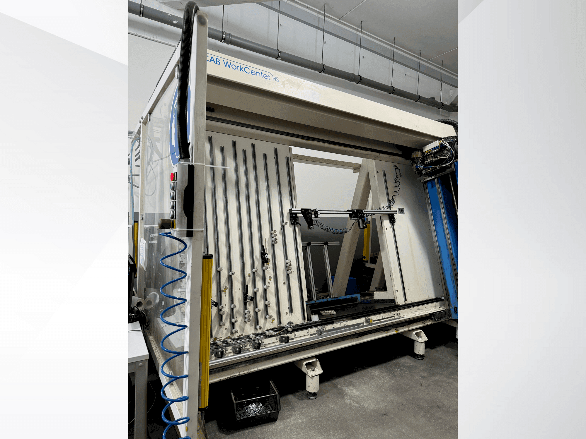 Front view of STEINHAUER eCAB workCenter HS machine