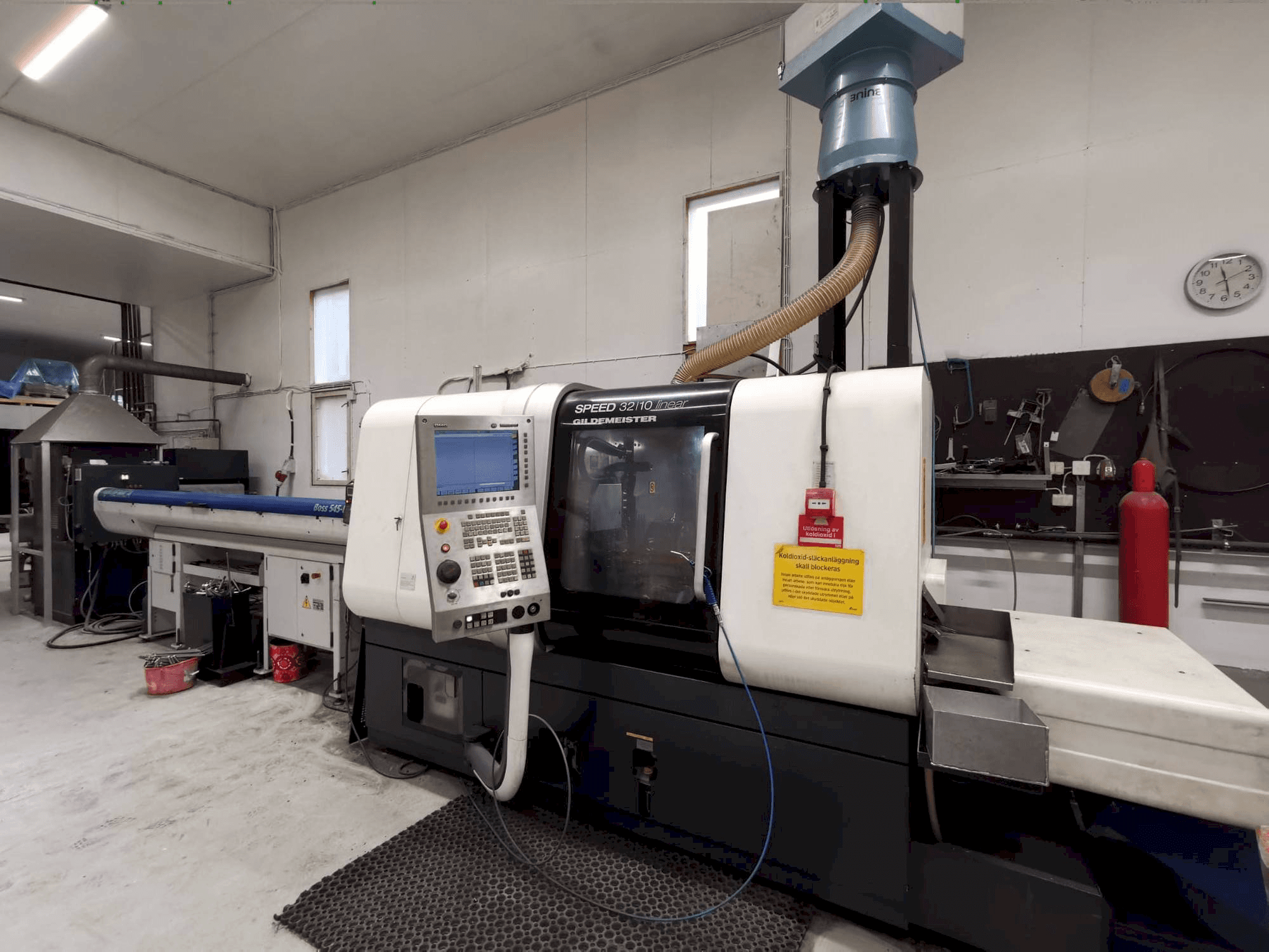 Front view of Gildemeister Speed 32-10 linear machine