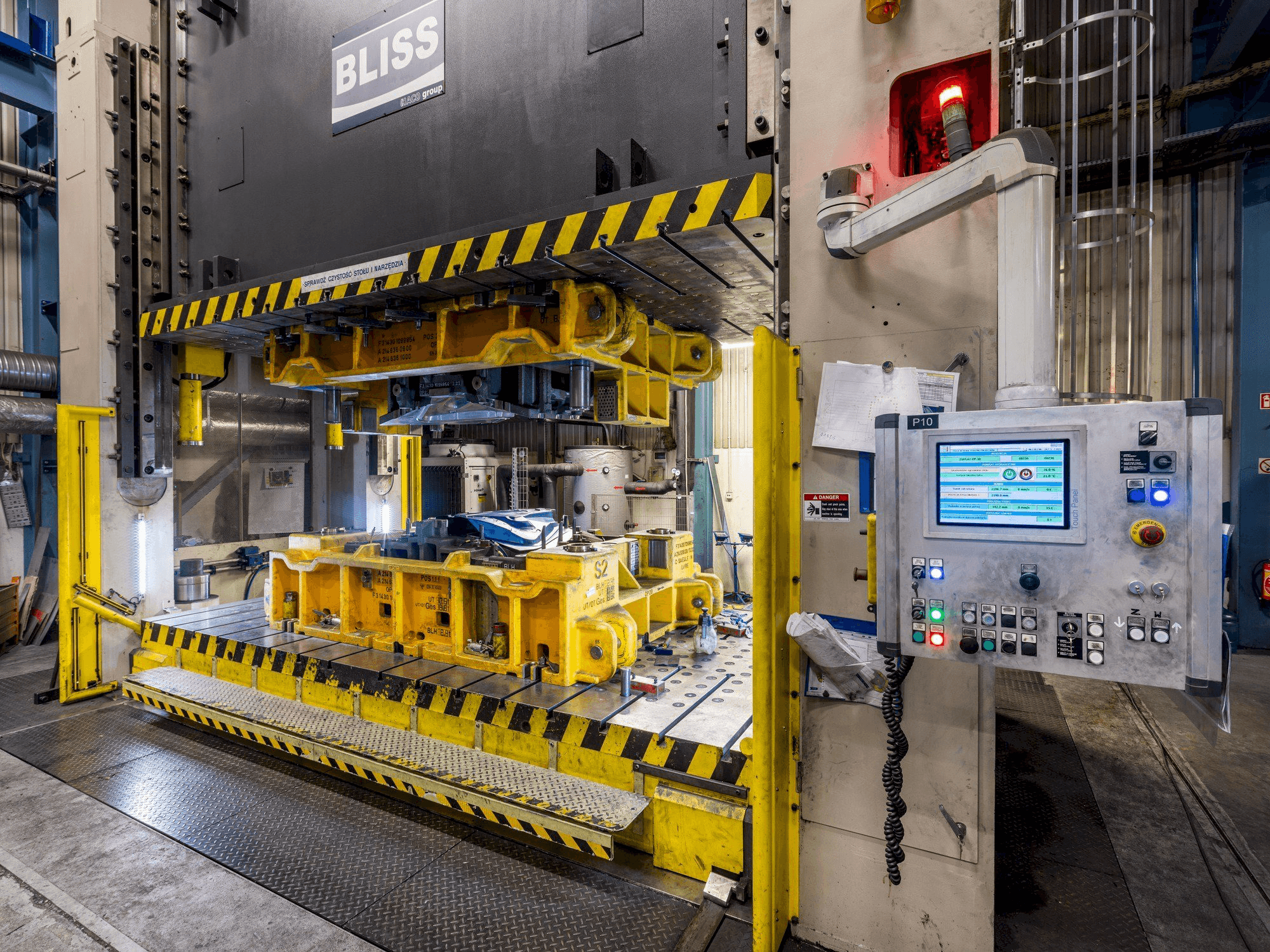 Front view of BLISS-BRET PHD 1500 machine