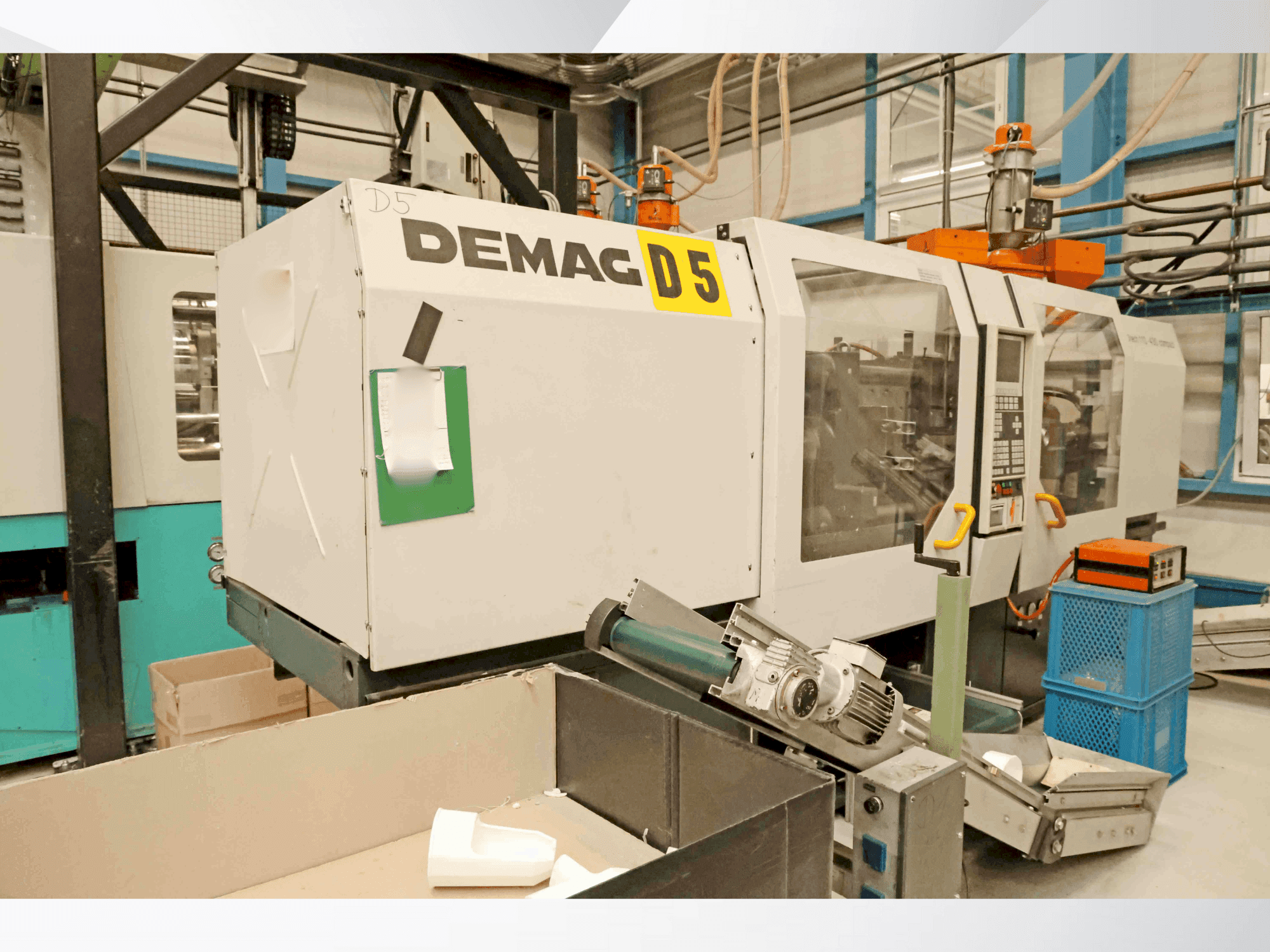 Front view of DEMAG Ergotech 110-430 NC 4 compact machine