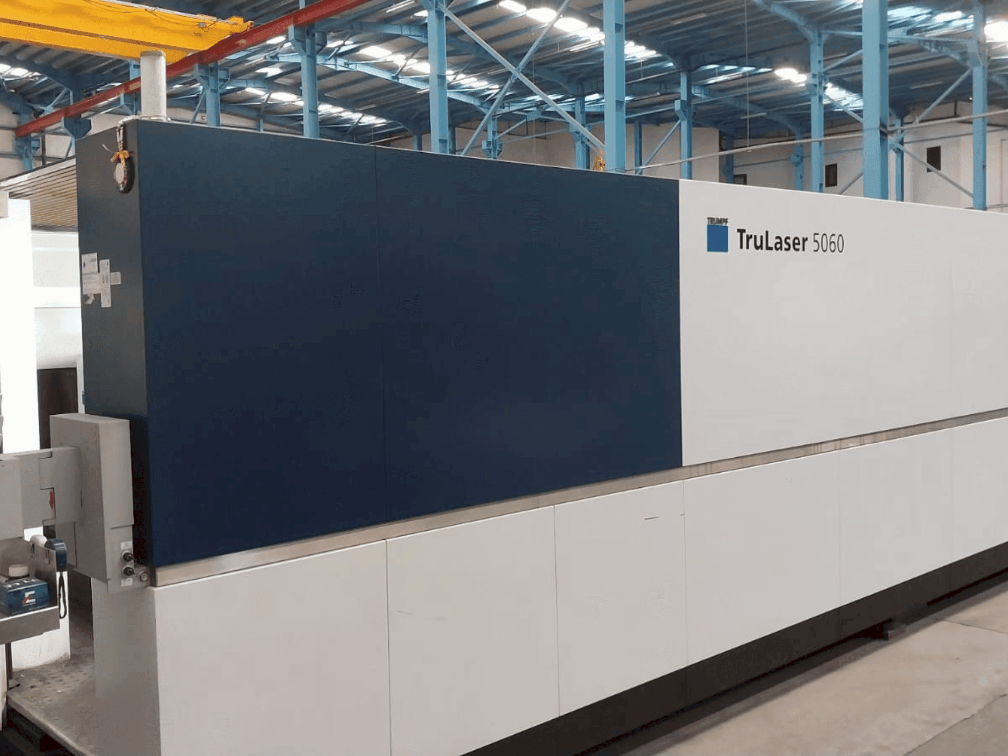 Front view of TRUMPF TruLaser 5060 Fiber 10 kW machine
