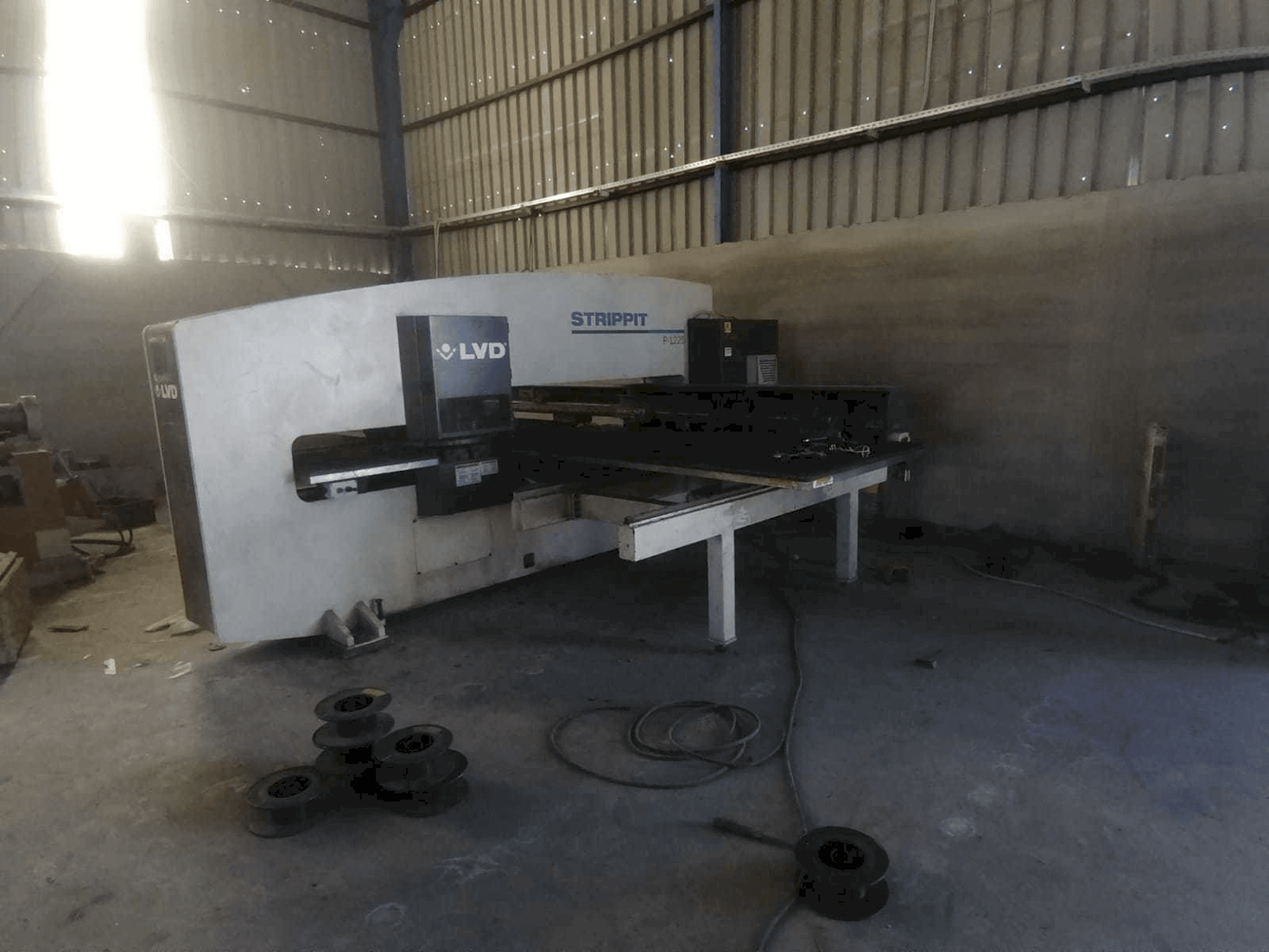 Front view of LVD P-1225 machine