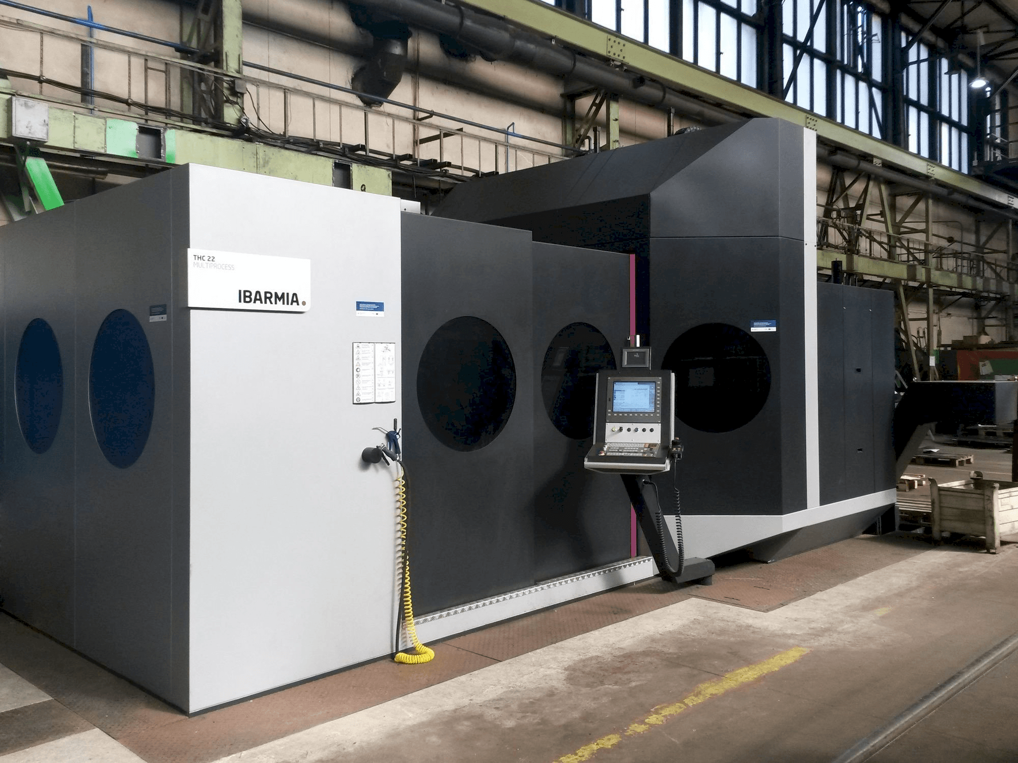 Front view of IBARMIA THC 22 MULTIPROCESS machine