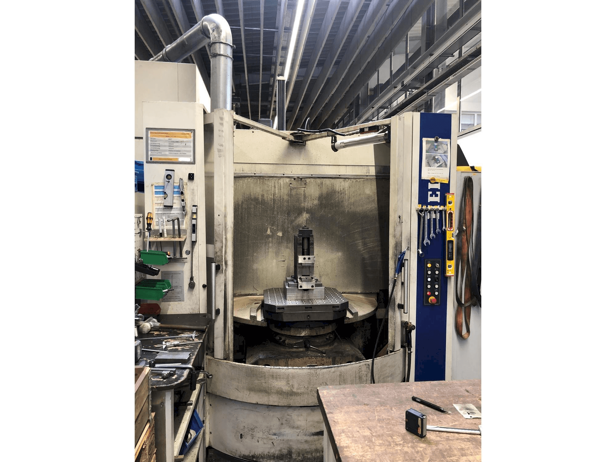 Front view of HELLER MCH 250 machine