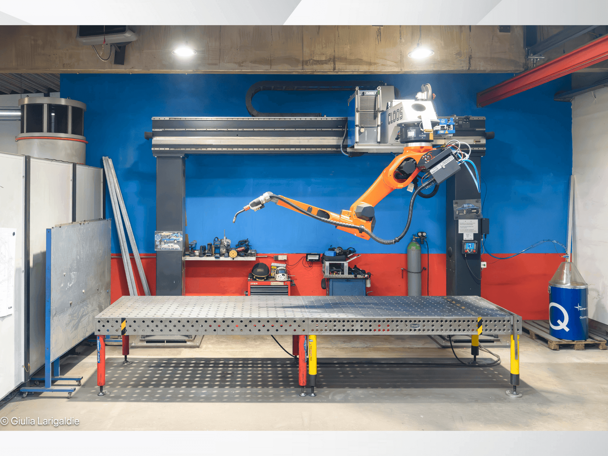 Front view of CLOOS Instant pro IRPS machine