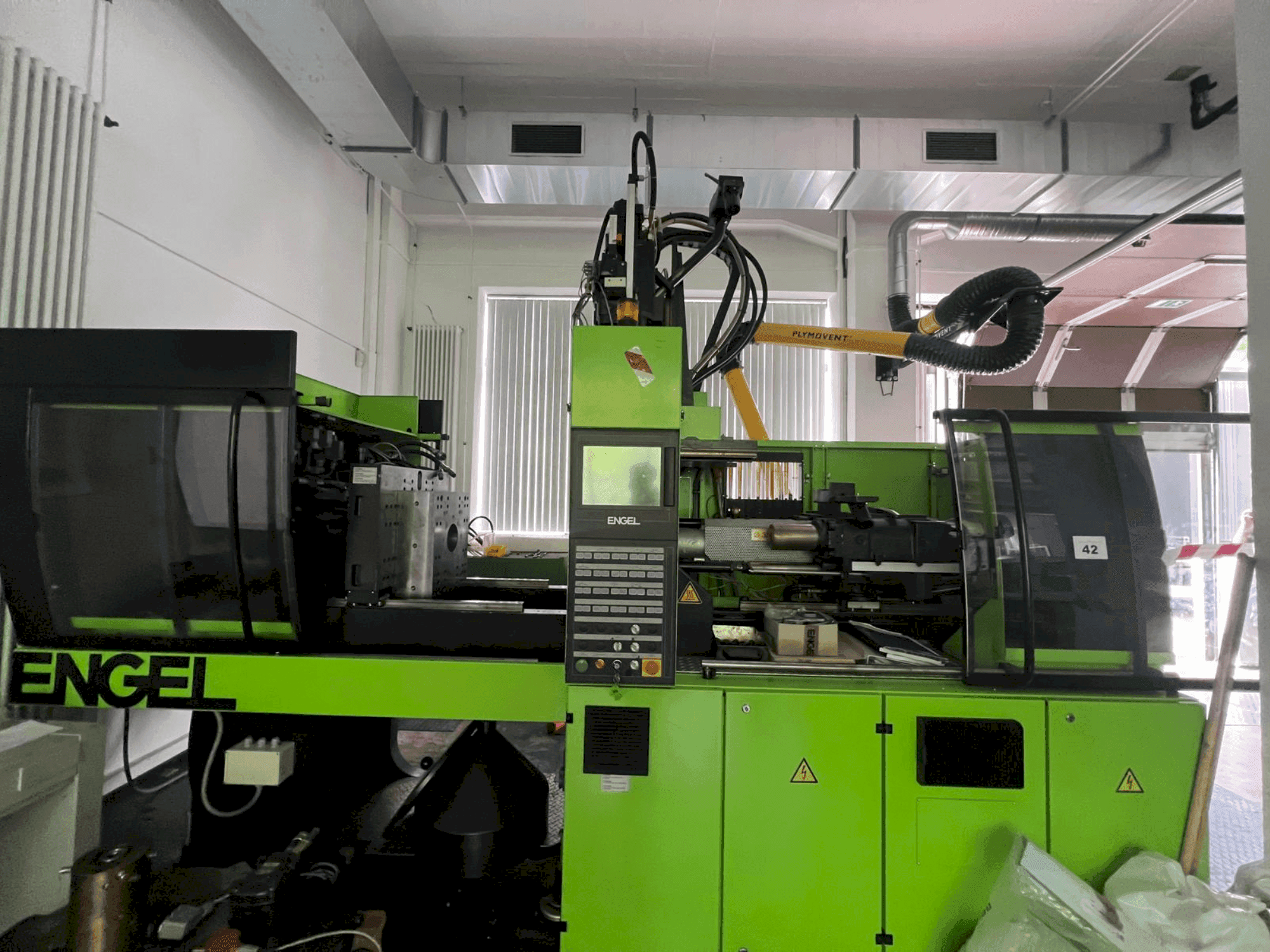 Front view of Engel Victory 300H 80V/80 Combi machine