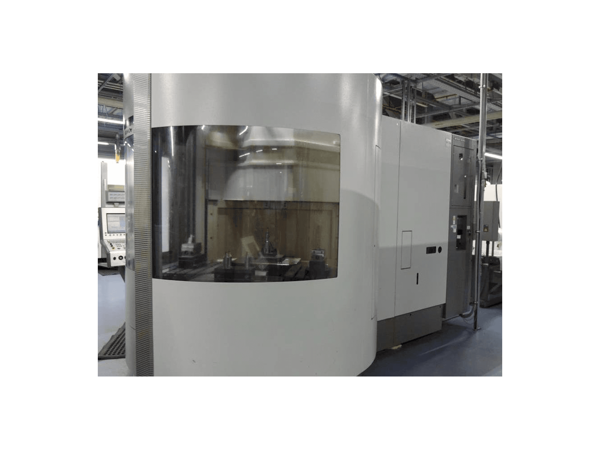 Front view of DECKEL MAHO DMC 60 T RS3 machine