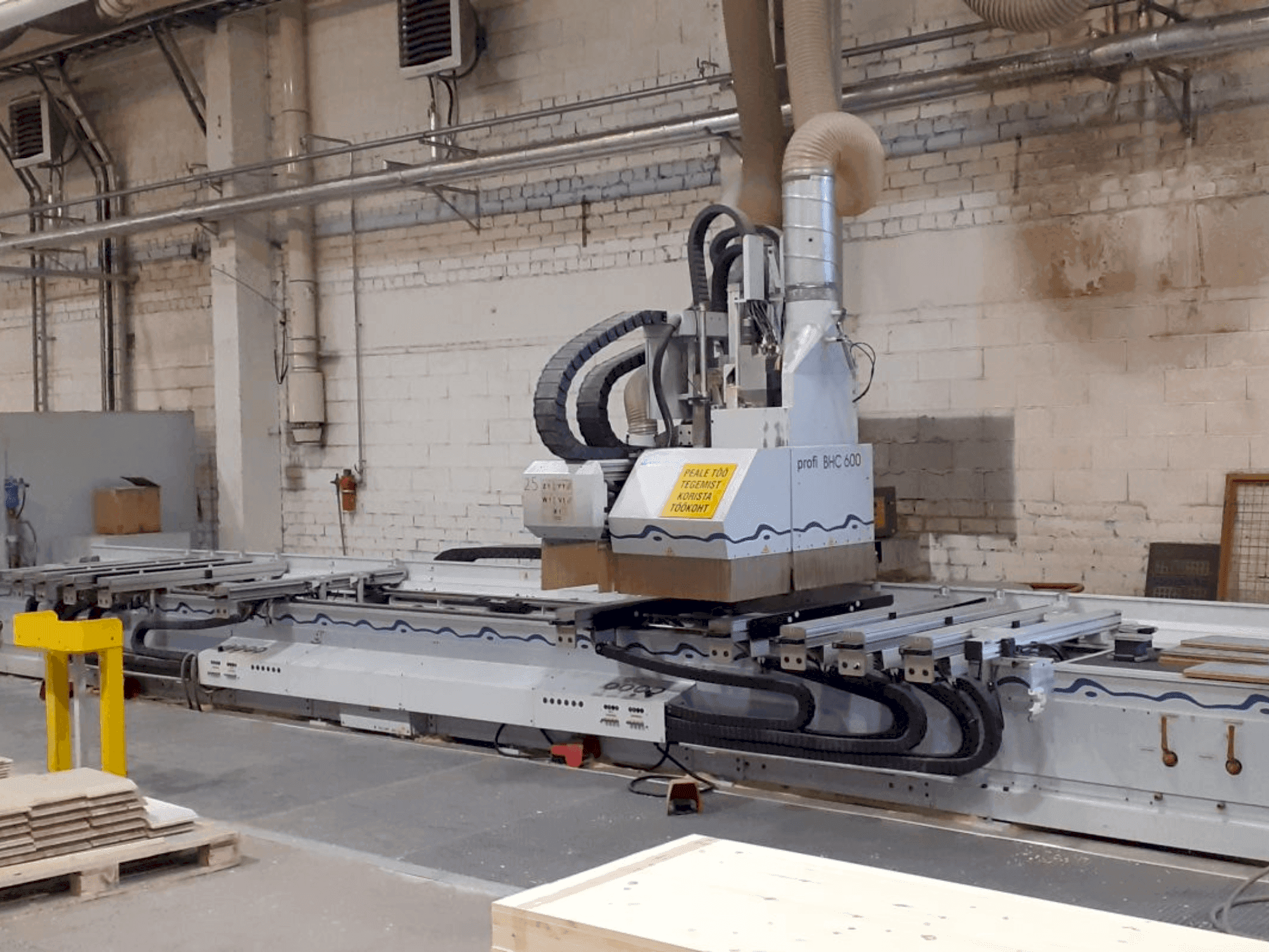 Front view of Weeke Profi BHC 600 machine