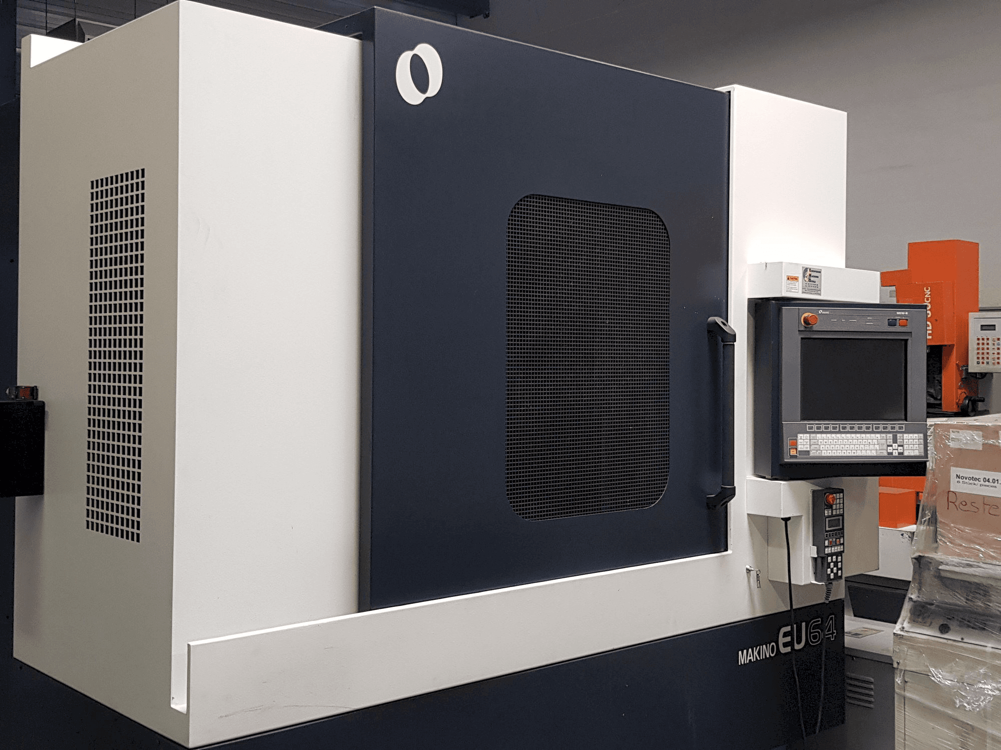 Front view of Makino EU 65 machine