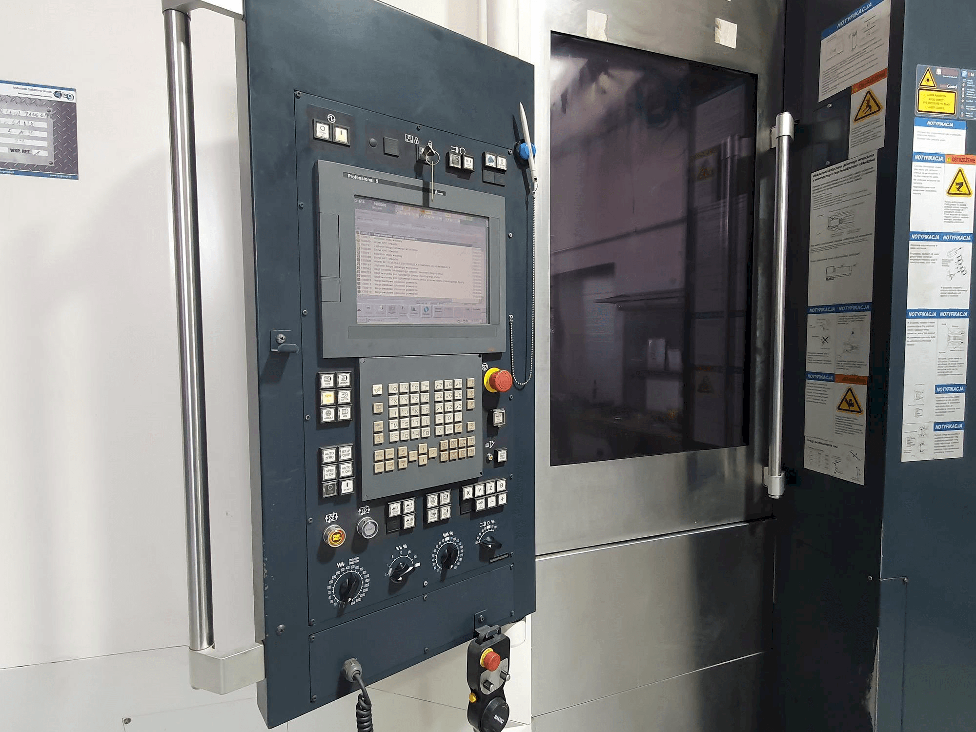 Front view of Makino a61nx machine