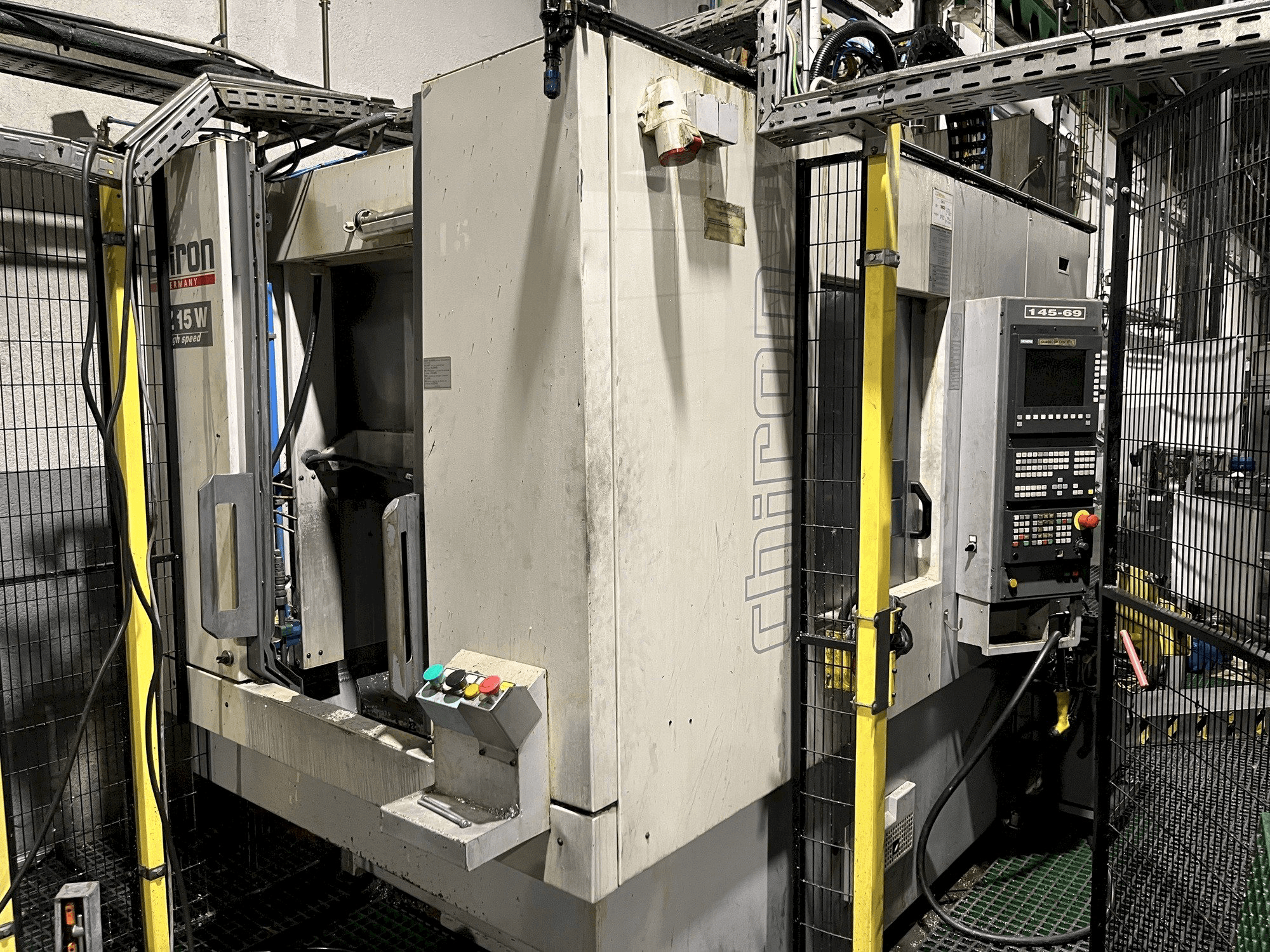 Front view of CHIRON FZ15W machine