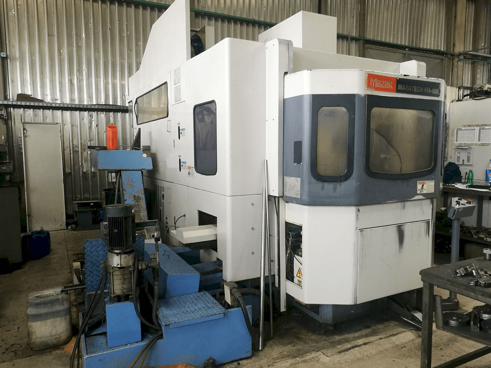 Left side view of Mazak FH-480 machine