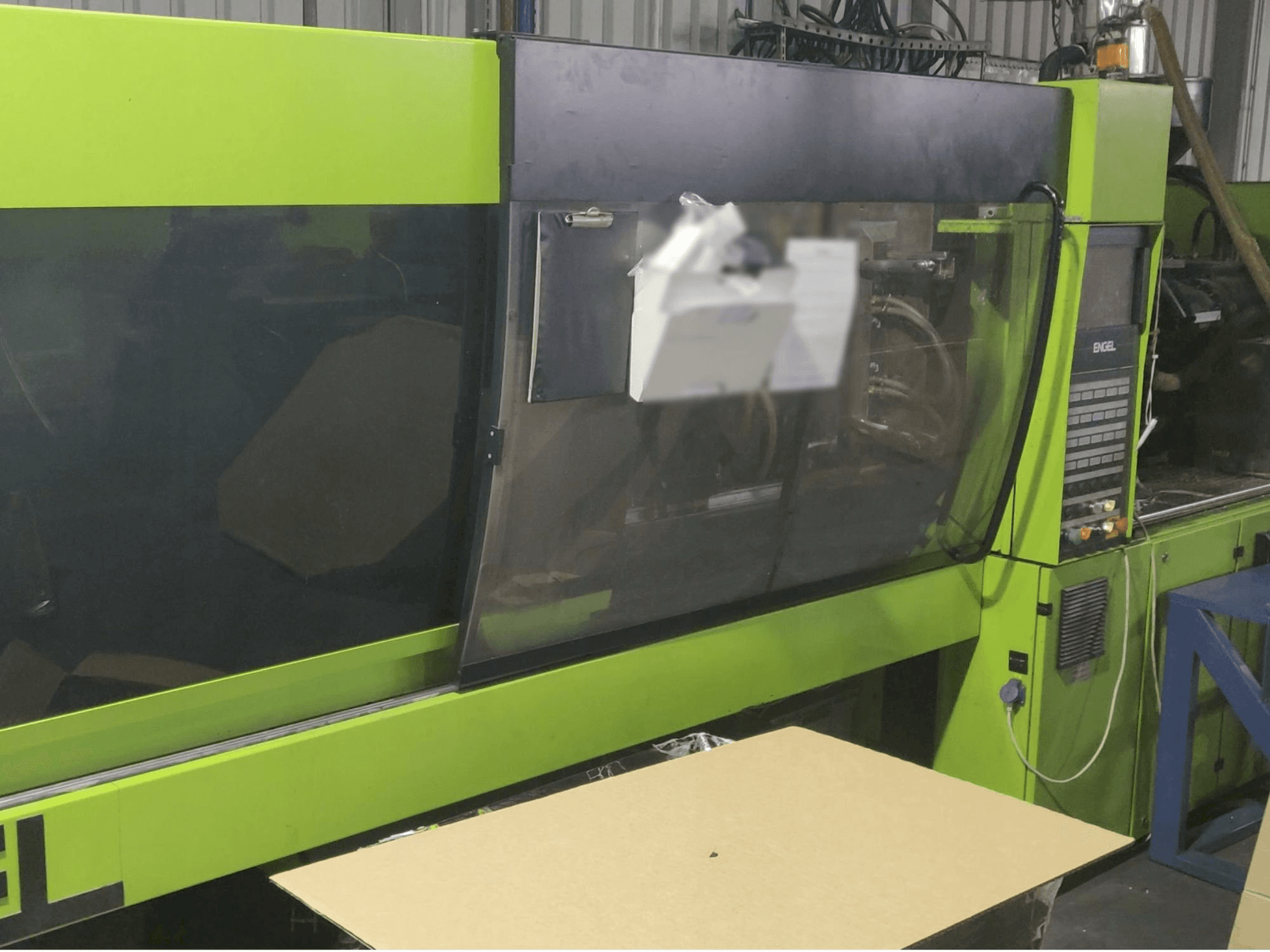 Front view of ENGEL Victory 1050/220 Tech machine