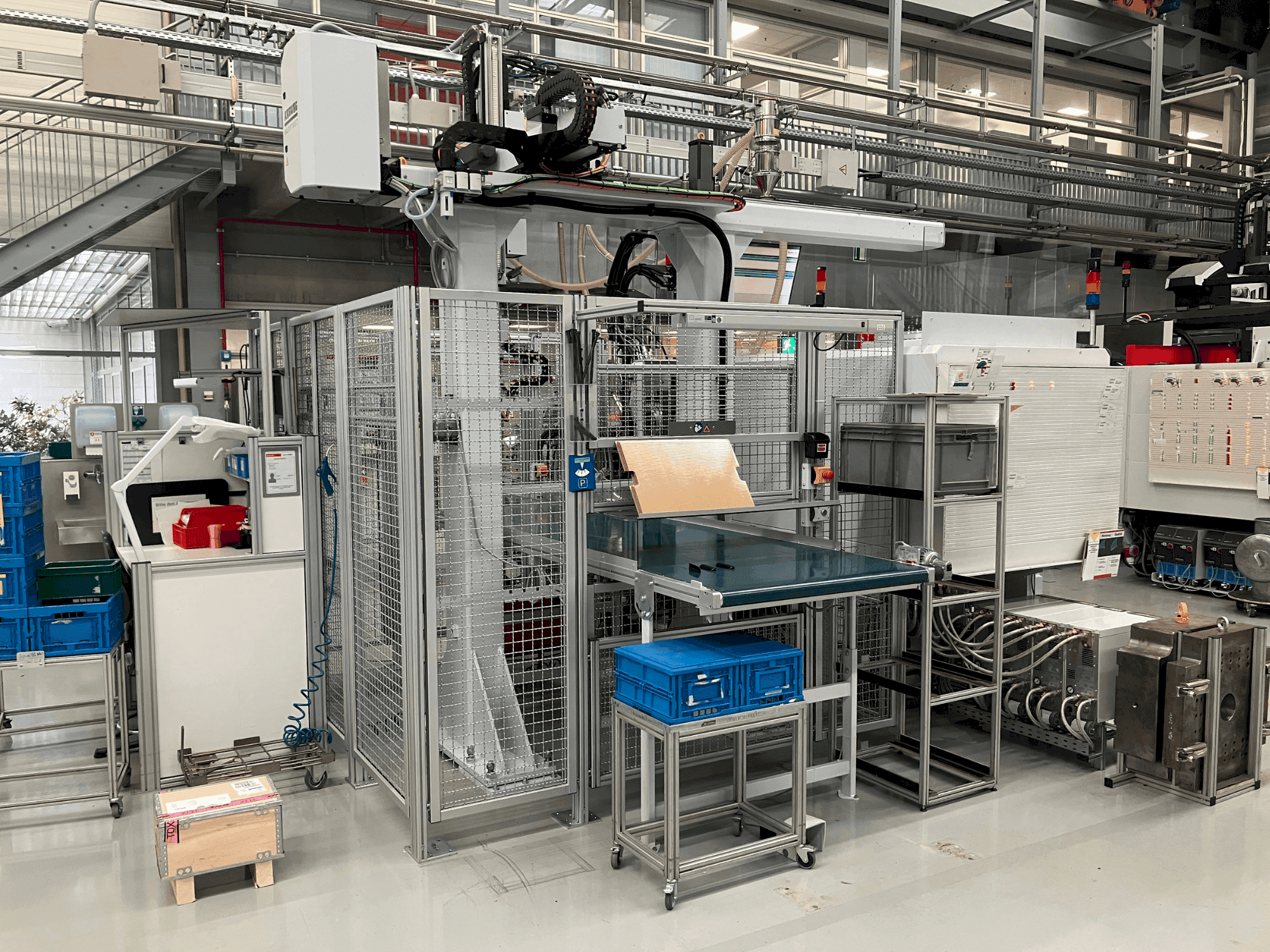 Front view of Arburg Allrounder 520 S 1600-400/170 machine