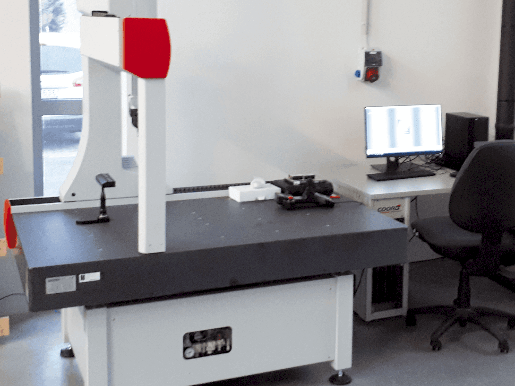 Front view of Coord3 ARES NT-L 10.7.5 CNC machine