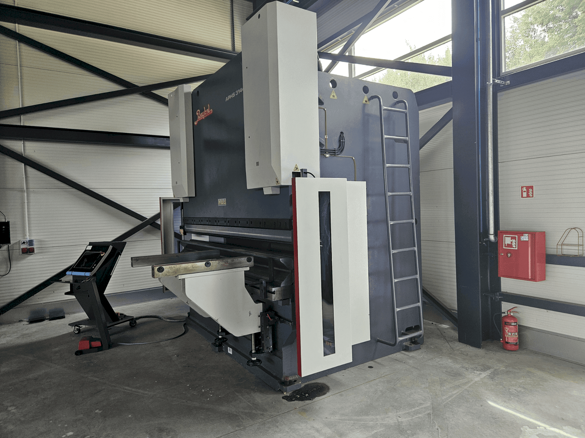 Front view of Baykal APHS 31440 machine