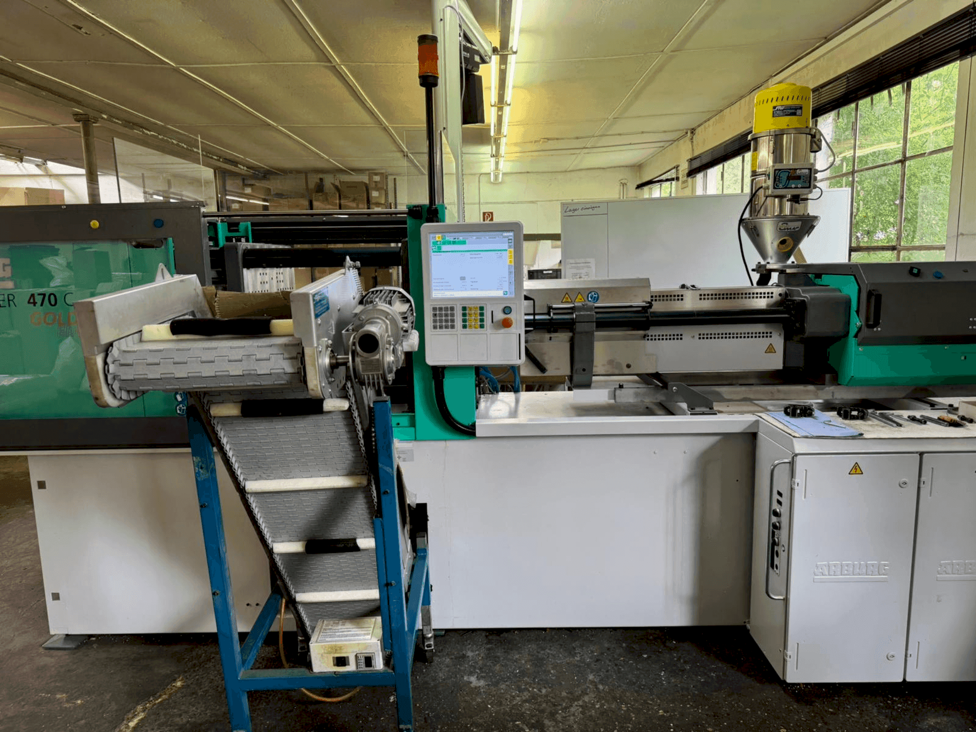 Front view of Arburg 470 C 1500-800 machine