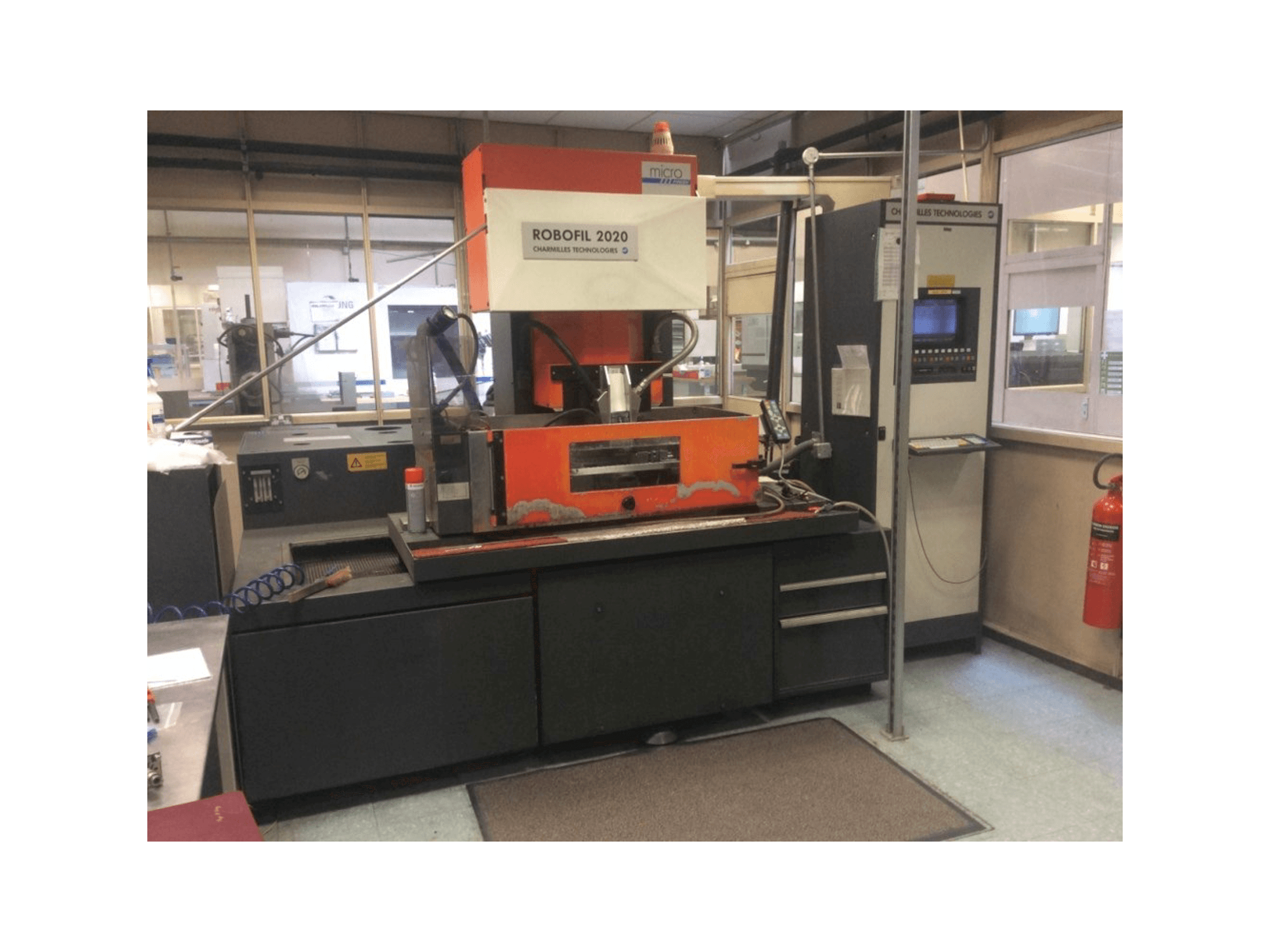 Front view of CHARMILLES Technologies Robofil 2020 - 1 machine