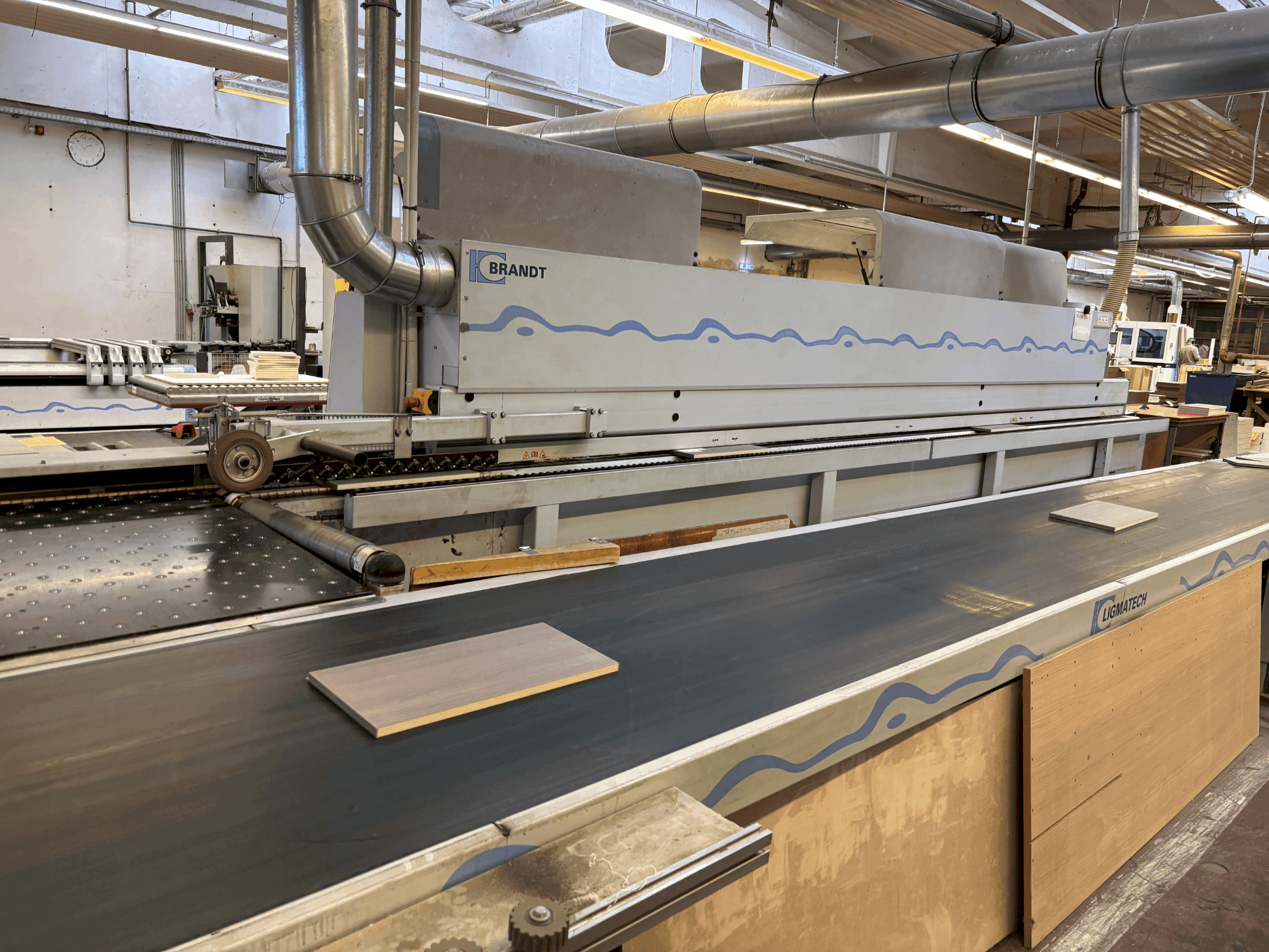 Front view of BRANDT KDF 680 machine