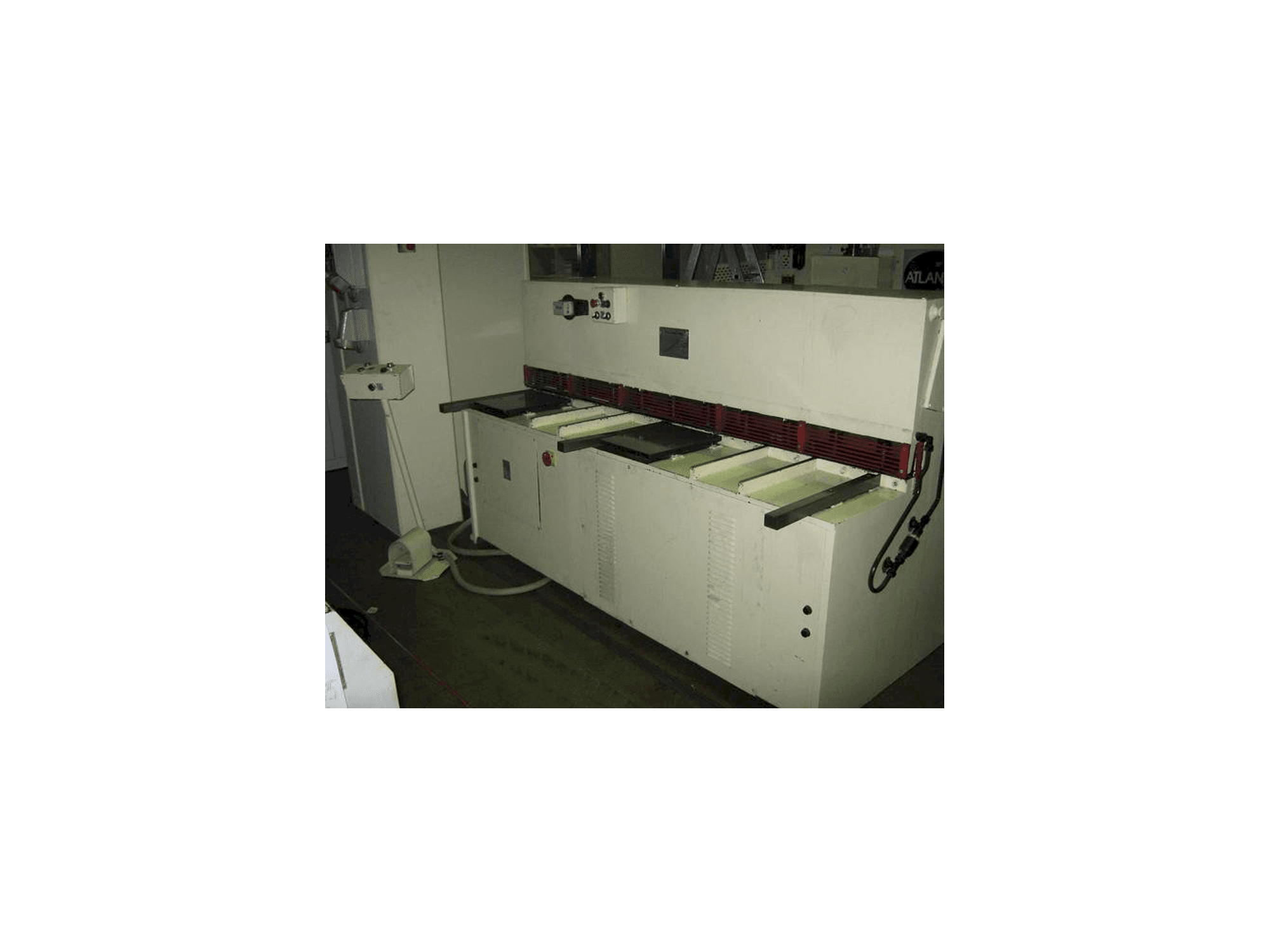 Front view of GEFI LVS-2000 machine