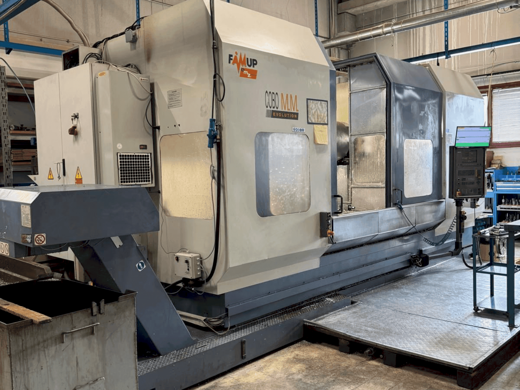 Front view of FAMUP COBO MM 3000 machine