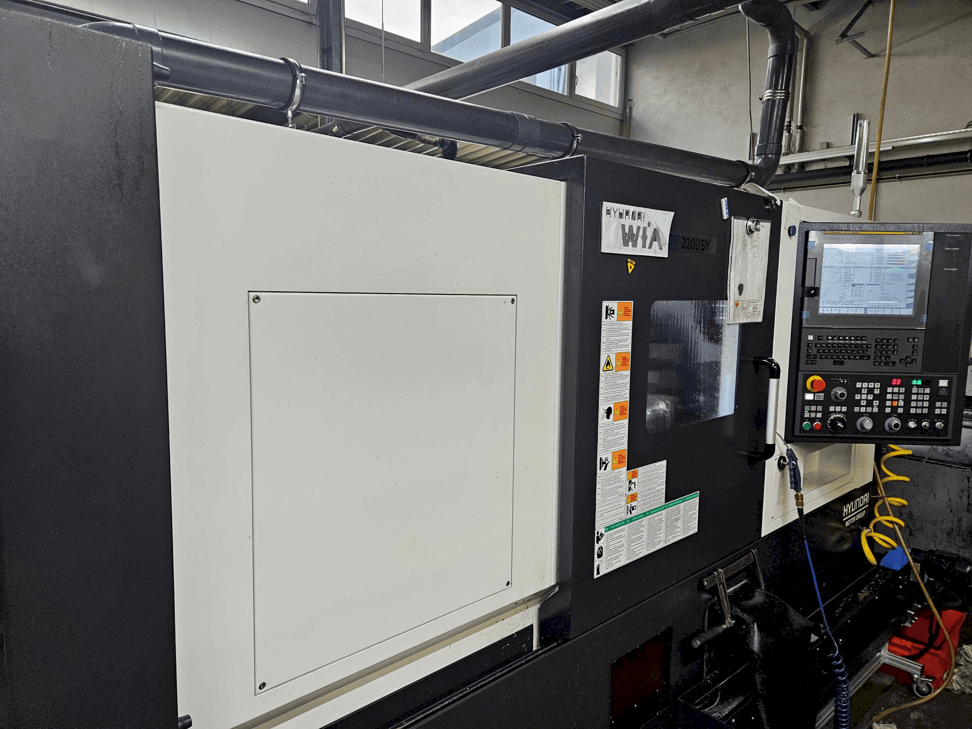 Front view of Hyundai HD2200SY machine