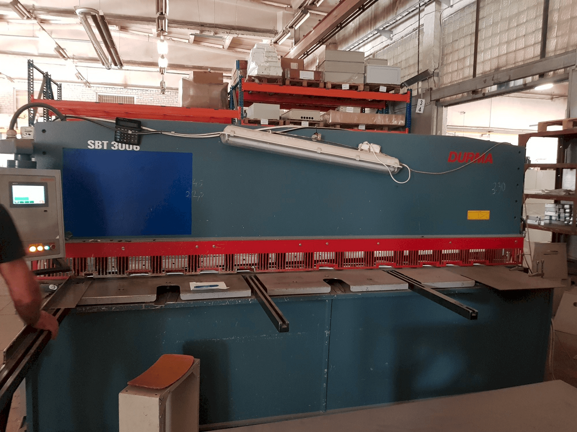 Front view of Durma SBT 3006 machine