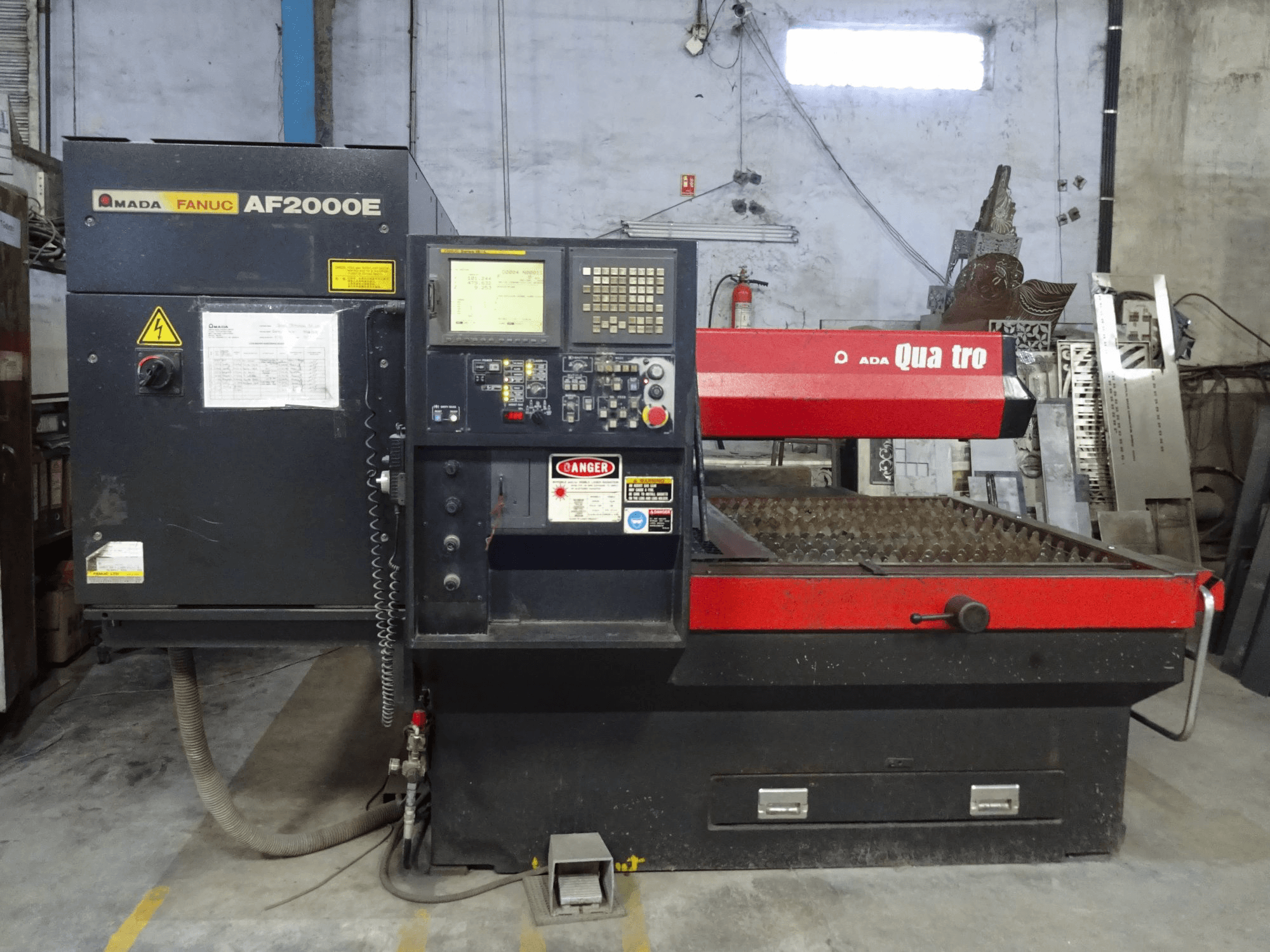 Front view of AMADA Quattro AF2000E machine