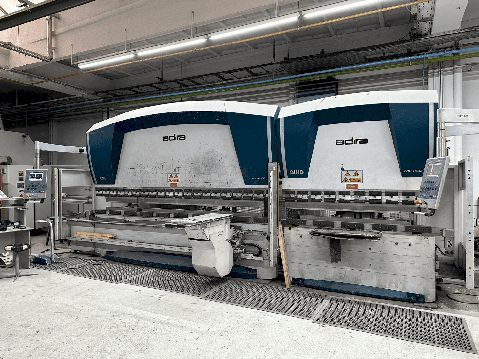 Front view of ADIRA QIHD-5040 + QIHD-5020 machine