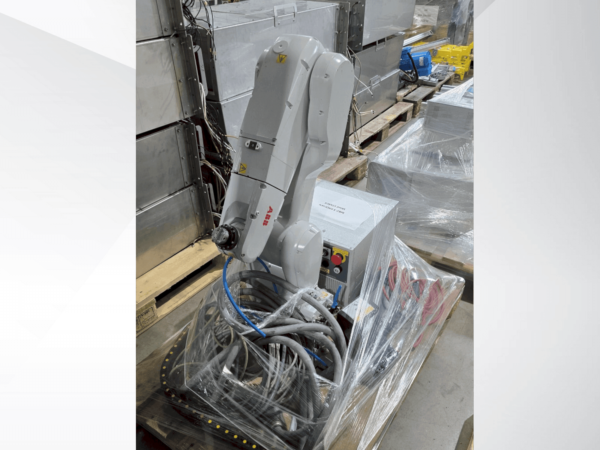 Front view of ABB IRB 1200-5/0.9 (2023) machine