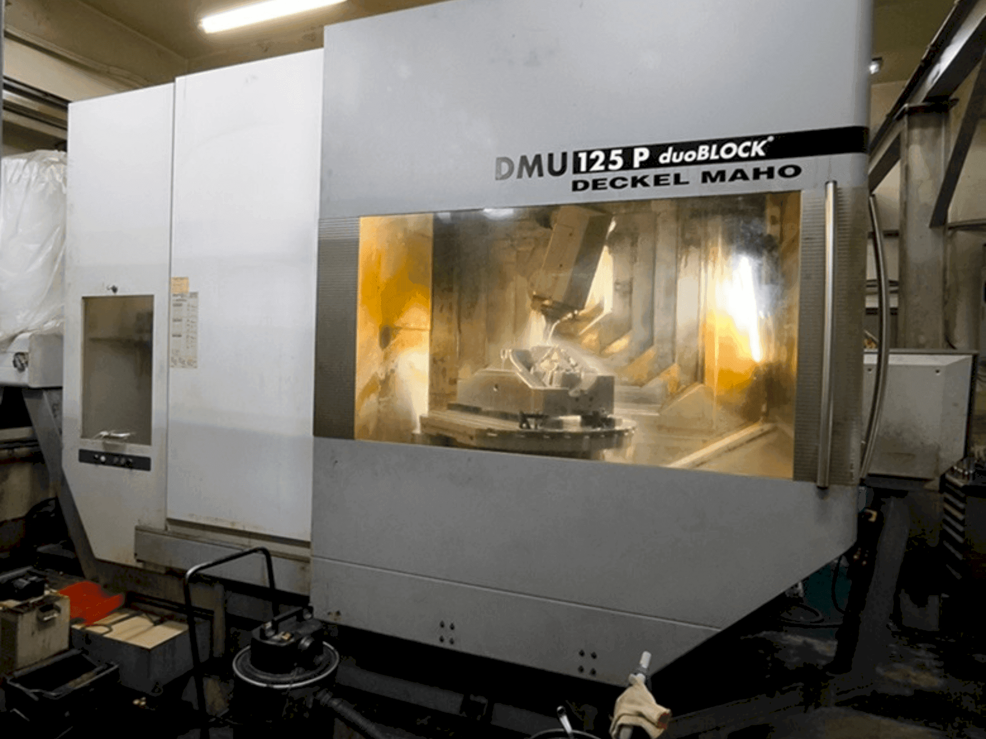 Front view of DECKEL MAHO DMU 125 P duoBLOCK machine