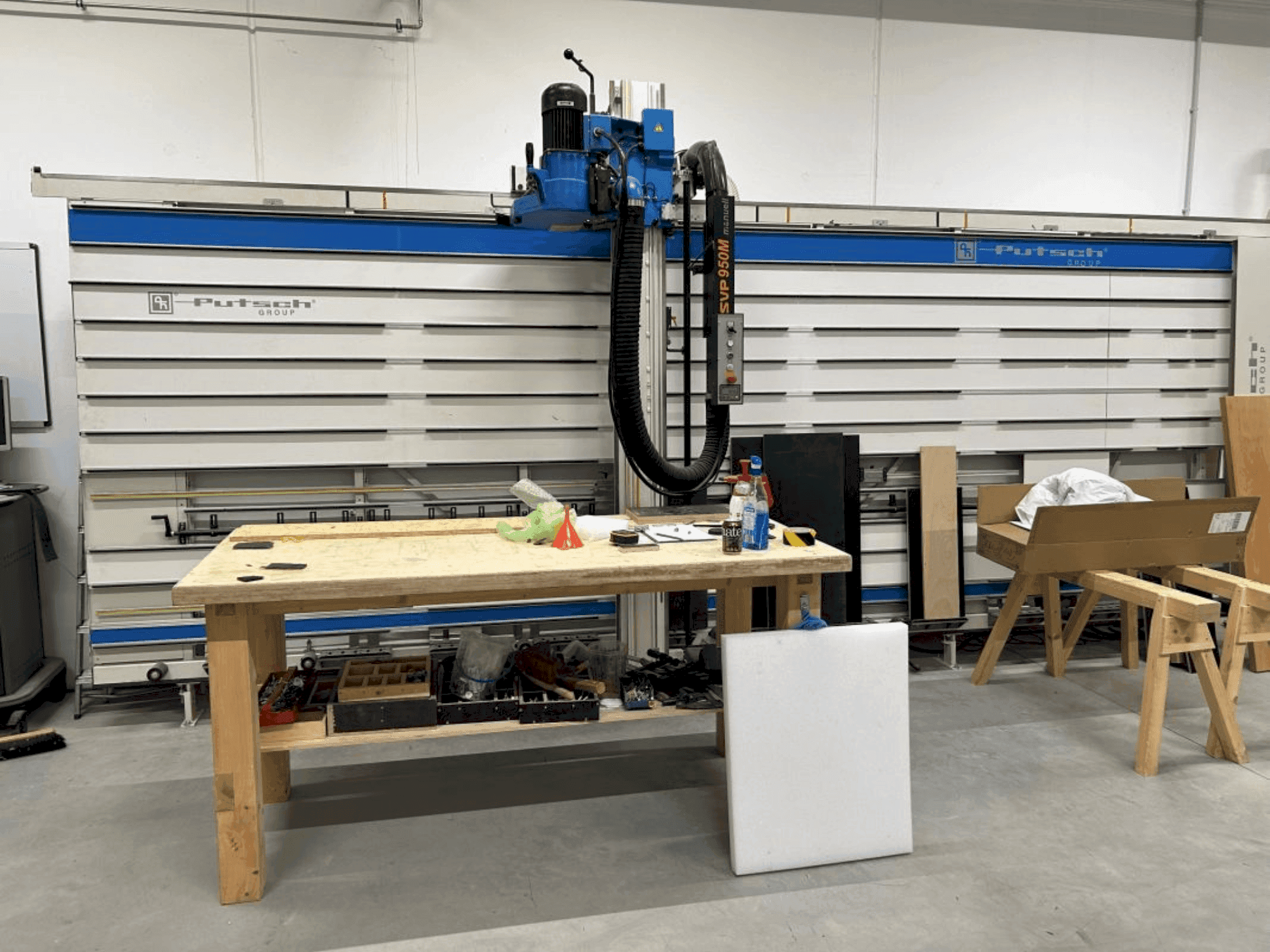 Front view of PUTSCH SVP 950M machine