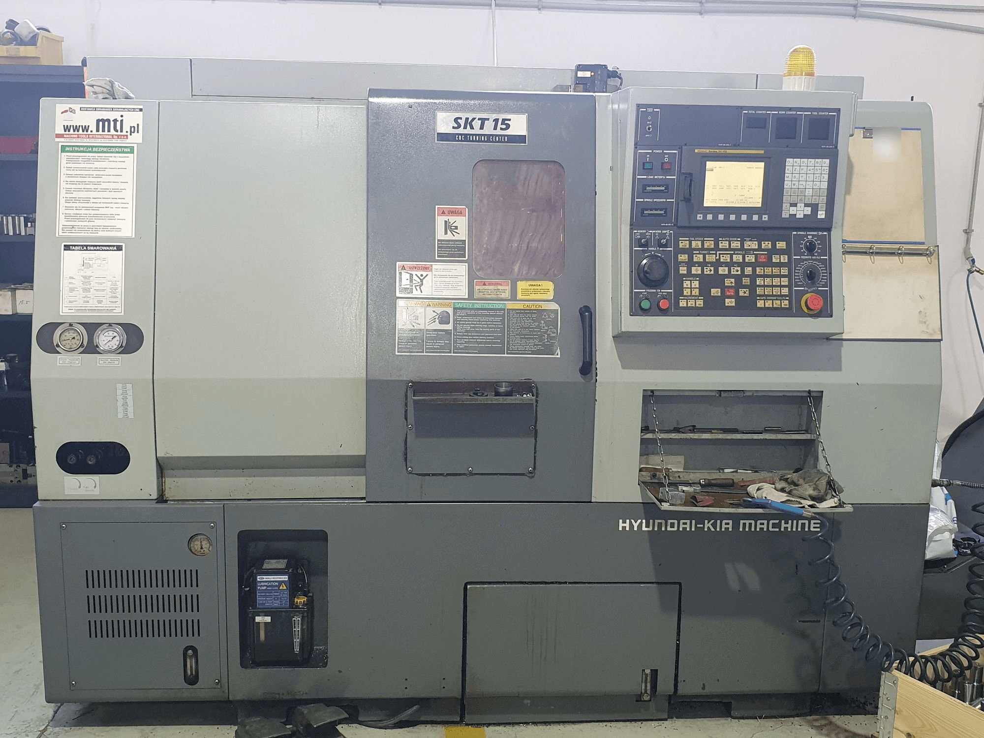 Front view of Hyundai Kia SKT15 machine