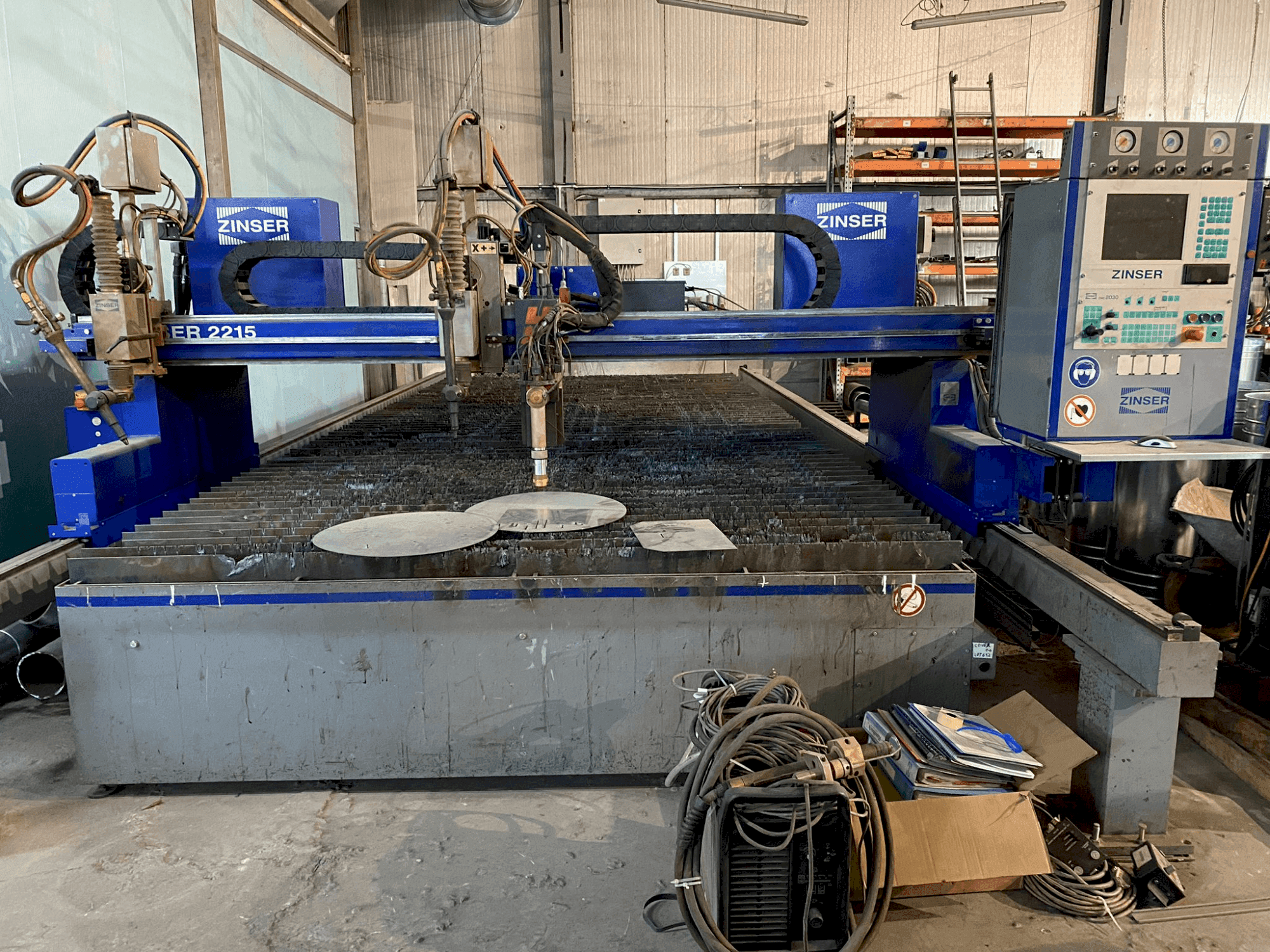 Front view of ZINSER 2215 machine