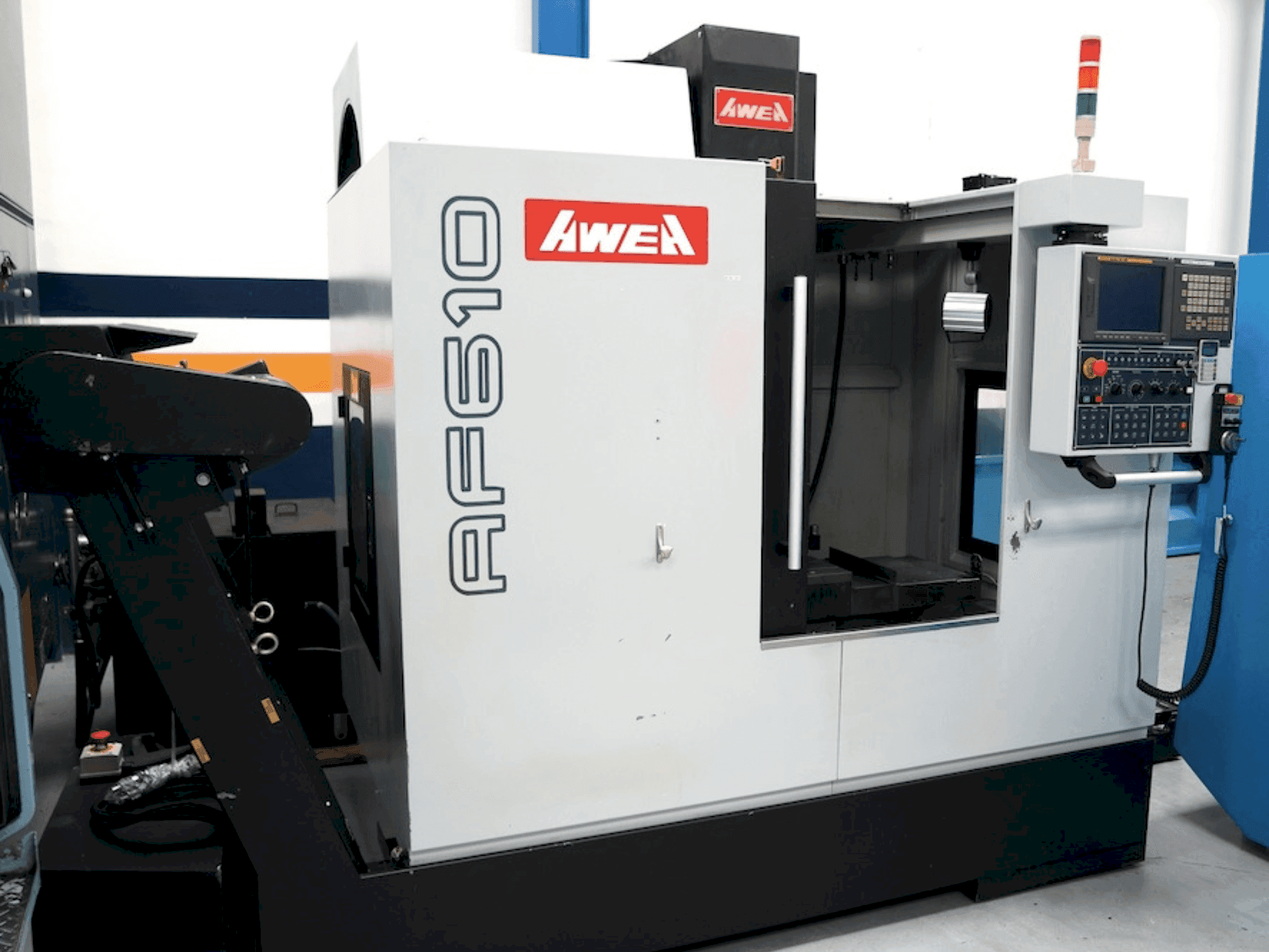 Front view of AWEA AF 610 machine