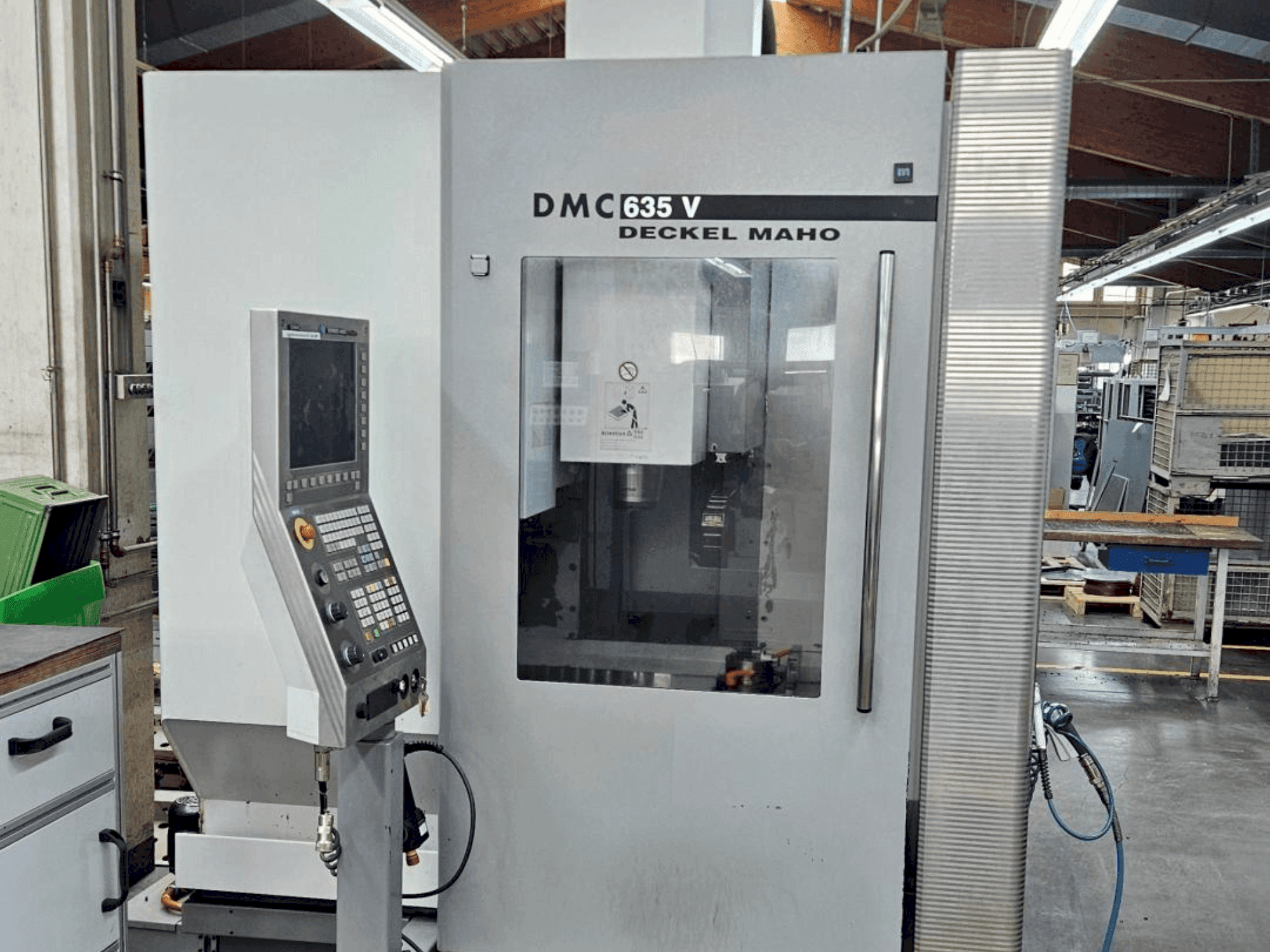 Front view of DMG DECKEL MAHO DMC 635V machine