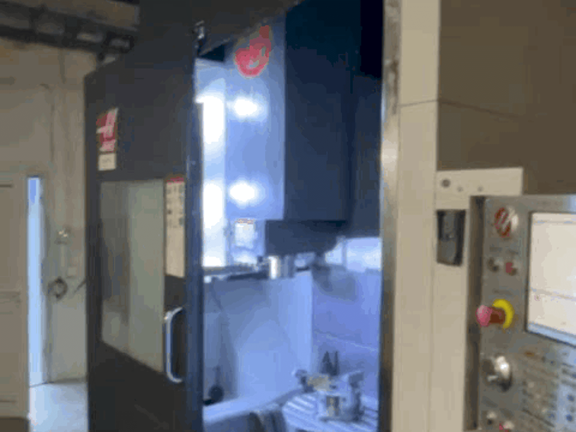 Front view of HAAS UMC-750 machine