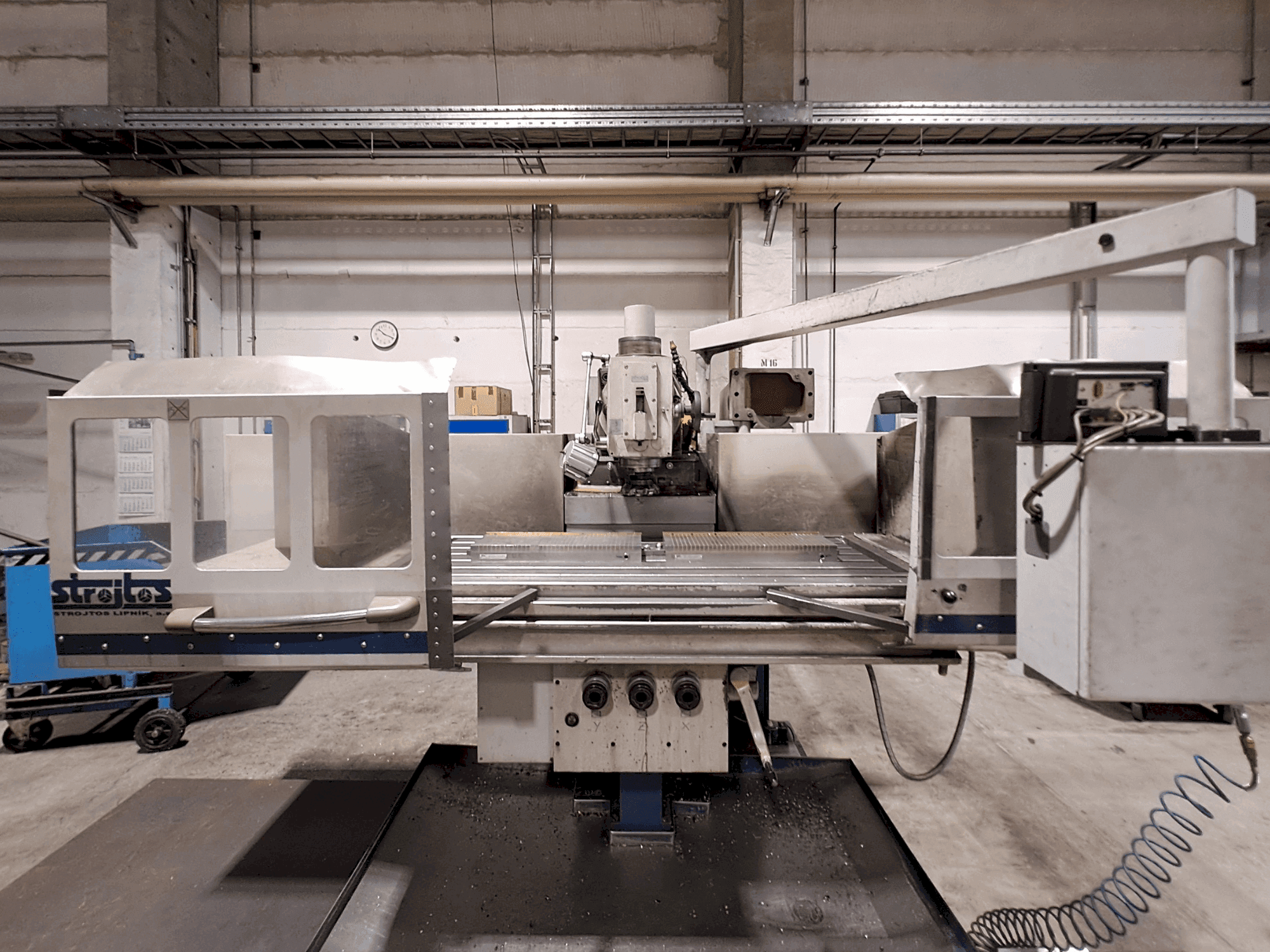 Front view of TOS FGS63T Plus machine