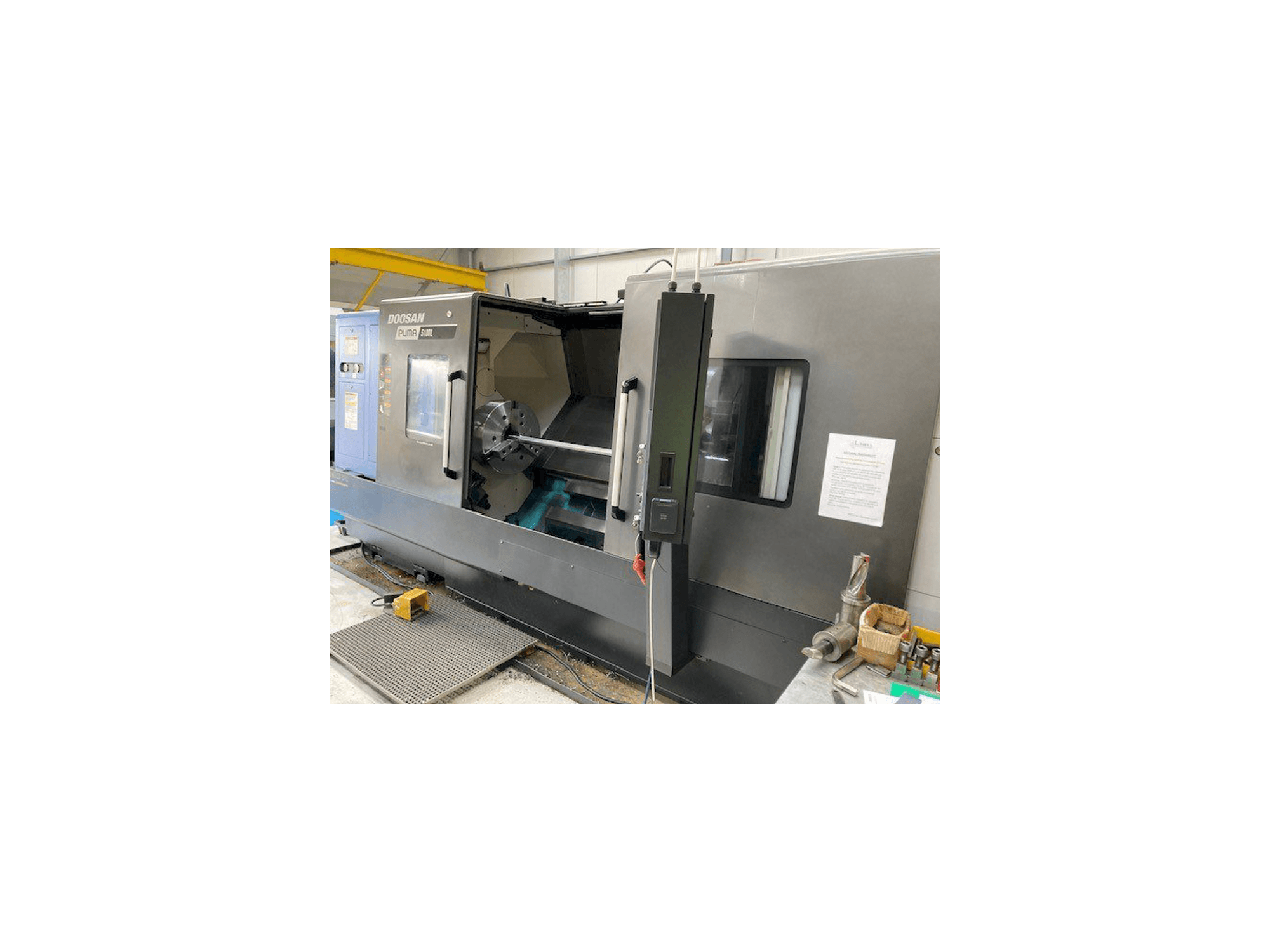 Front view of Doosan Puma 5100LB machine