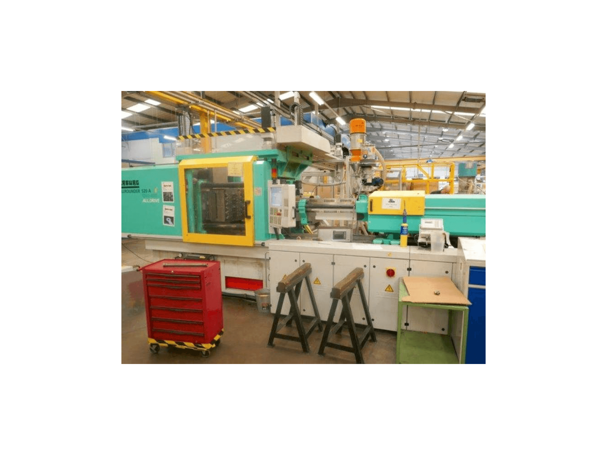 Front view of Arburg Allrounder 520 A 1500-400 machine